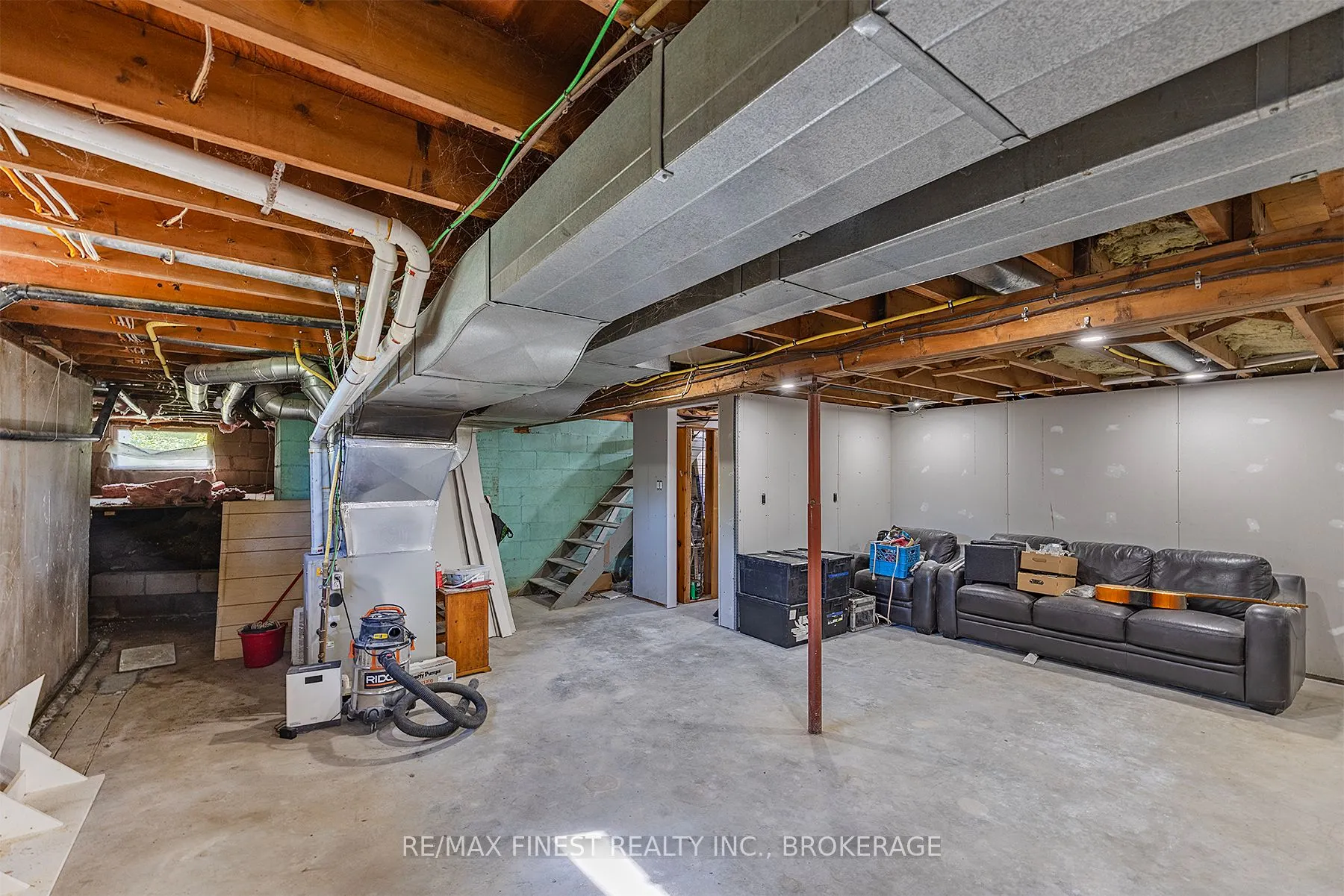 1523 Lake Road