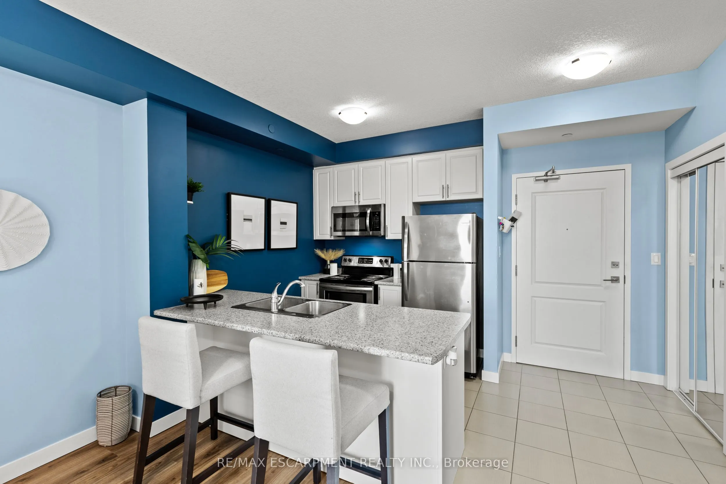 101 Shoreview Place, #301