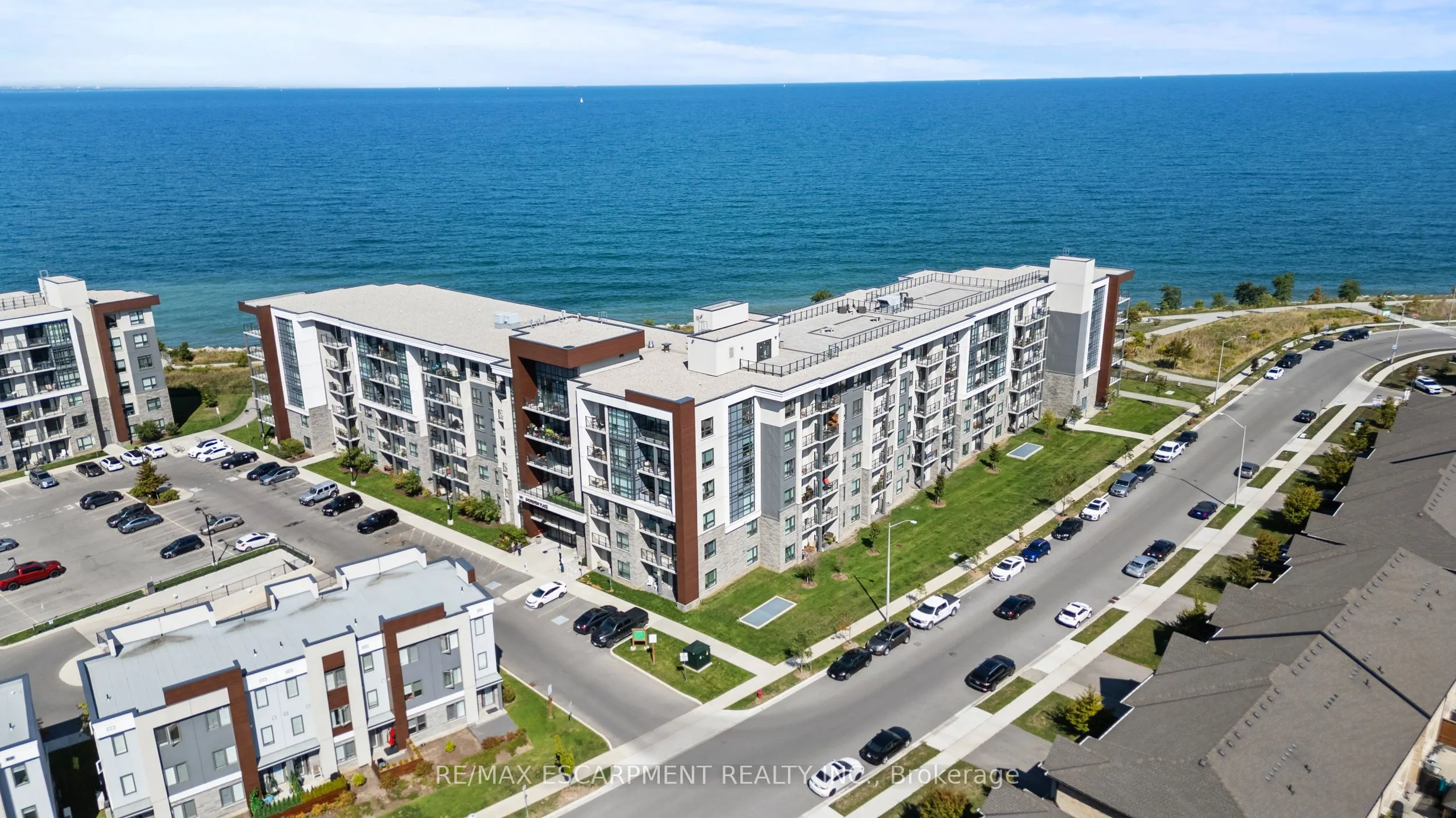 101 Shoreview Place, #301