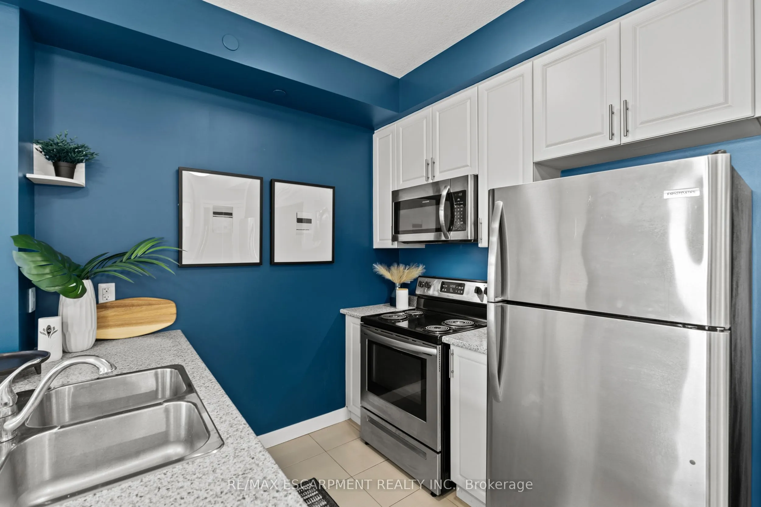 101 Shoreview Place, #301