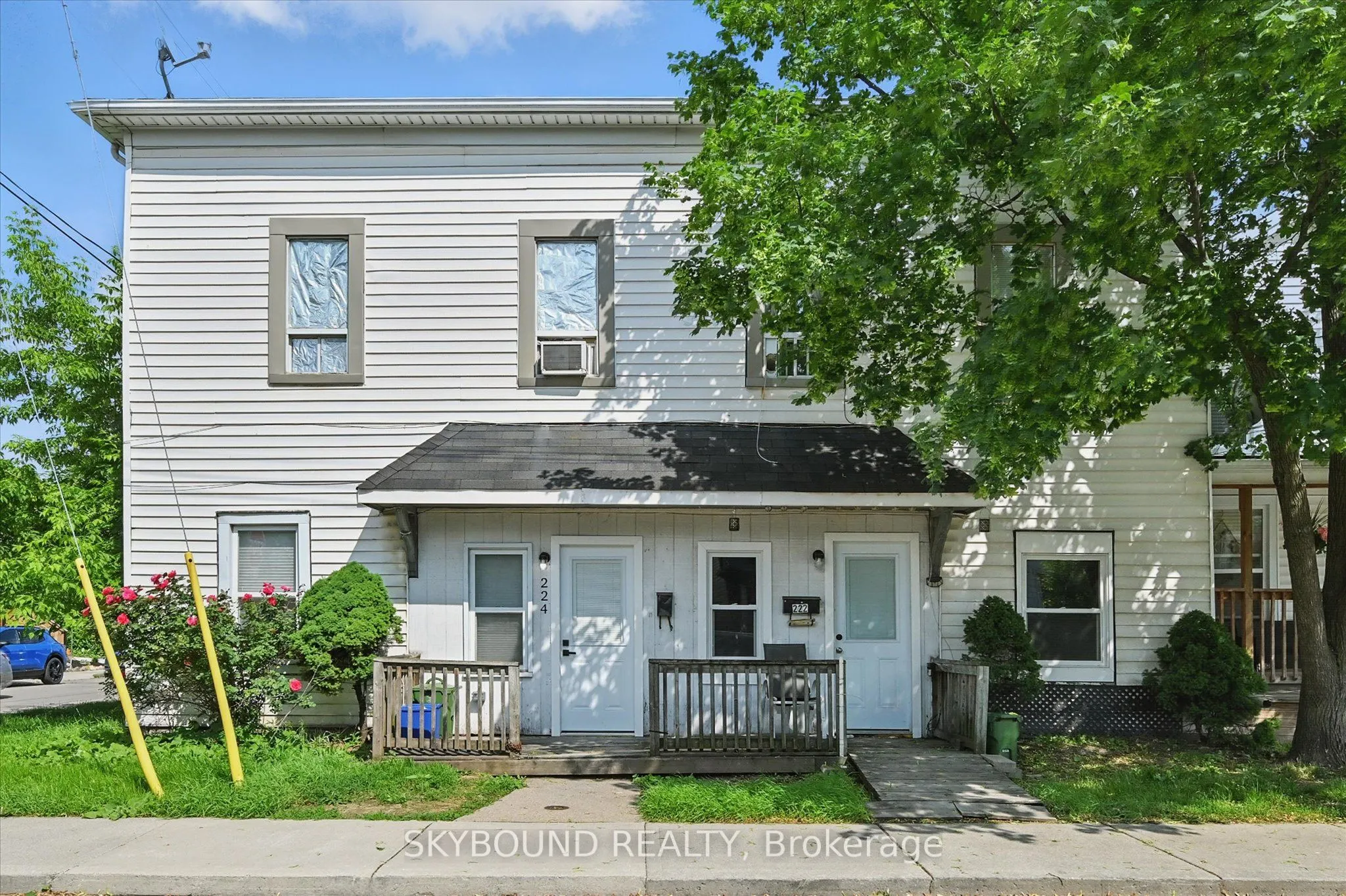 224 Rosslyn Avenue N