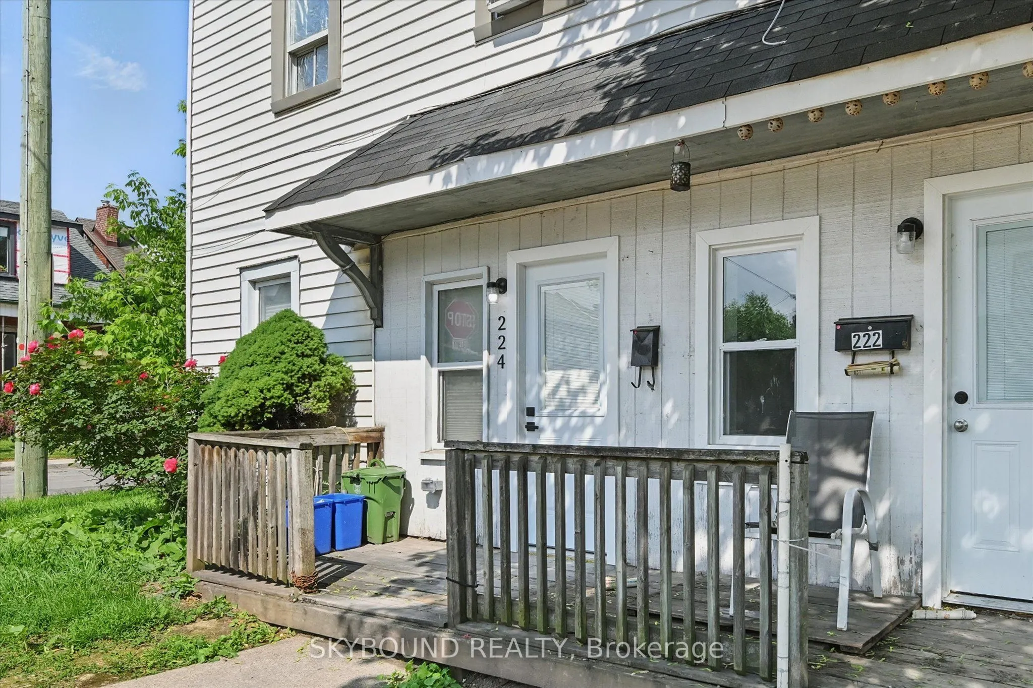 224 Rosslyn Avenue N