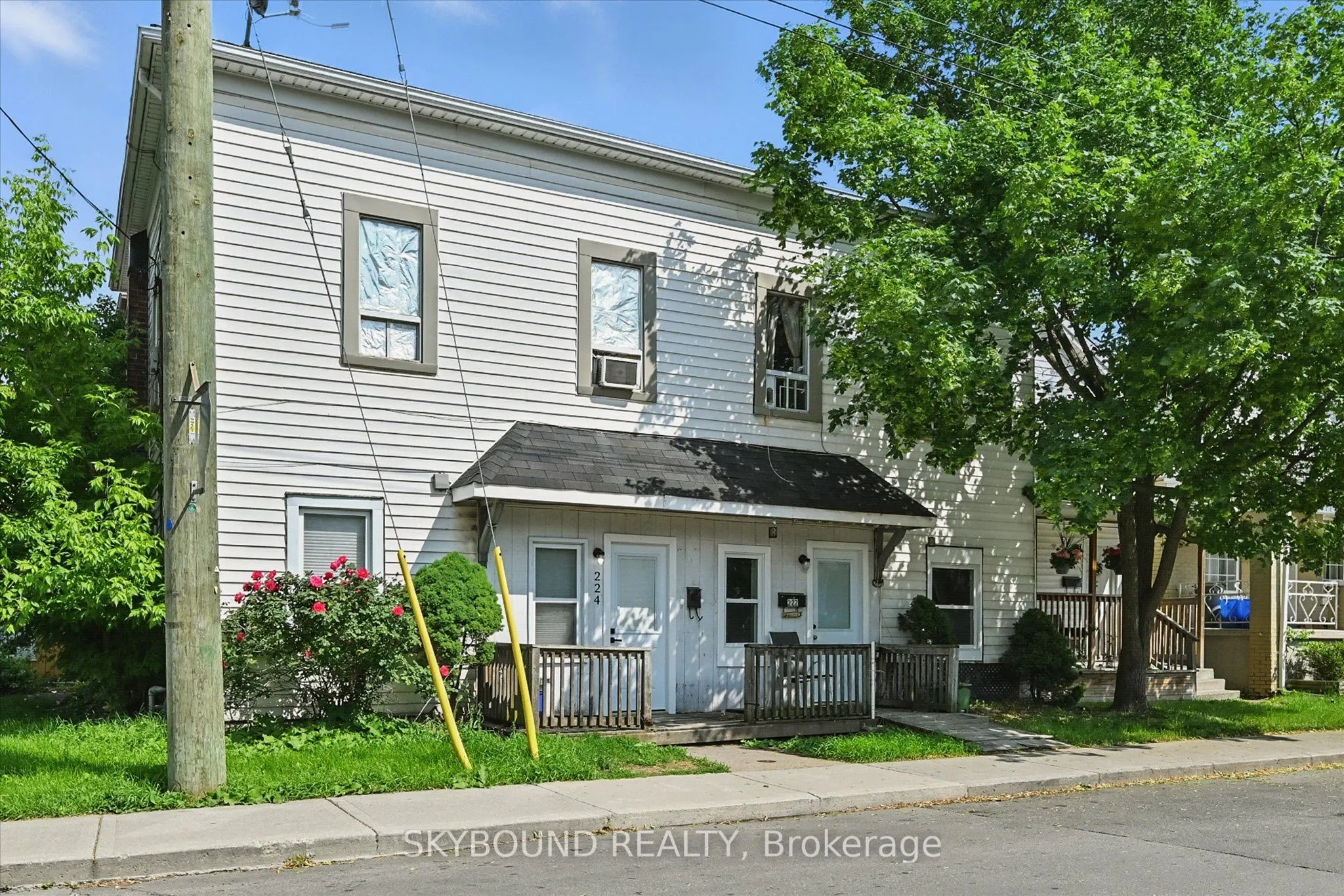 224 Rosslyn Avenue N