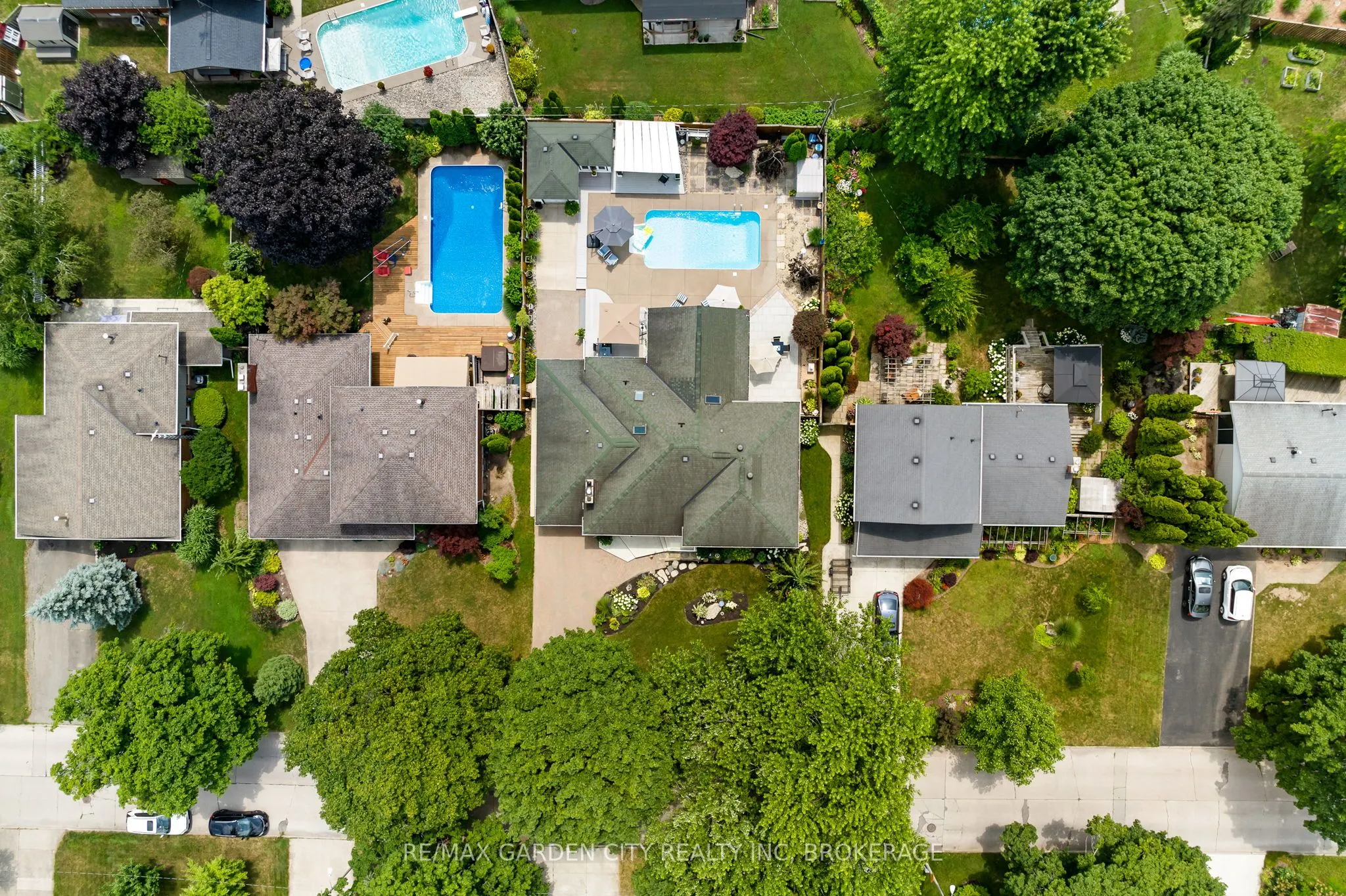227 RIVERVIEW Boulevard