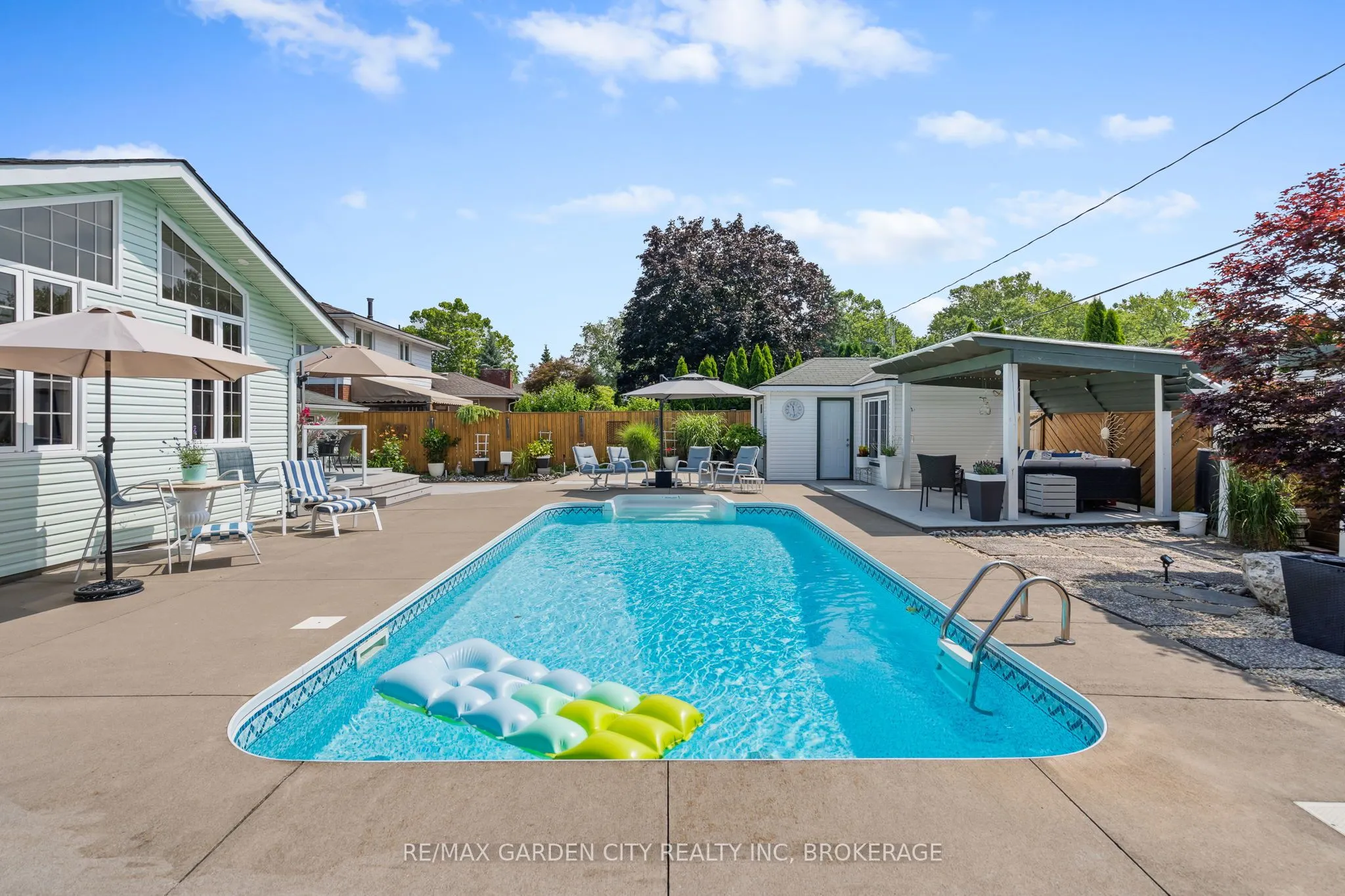227 RIVERVIEW Boulevard