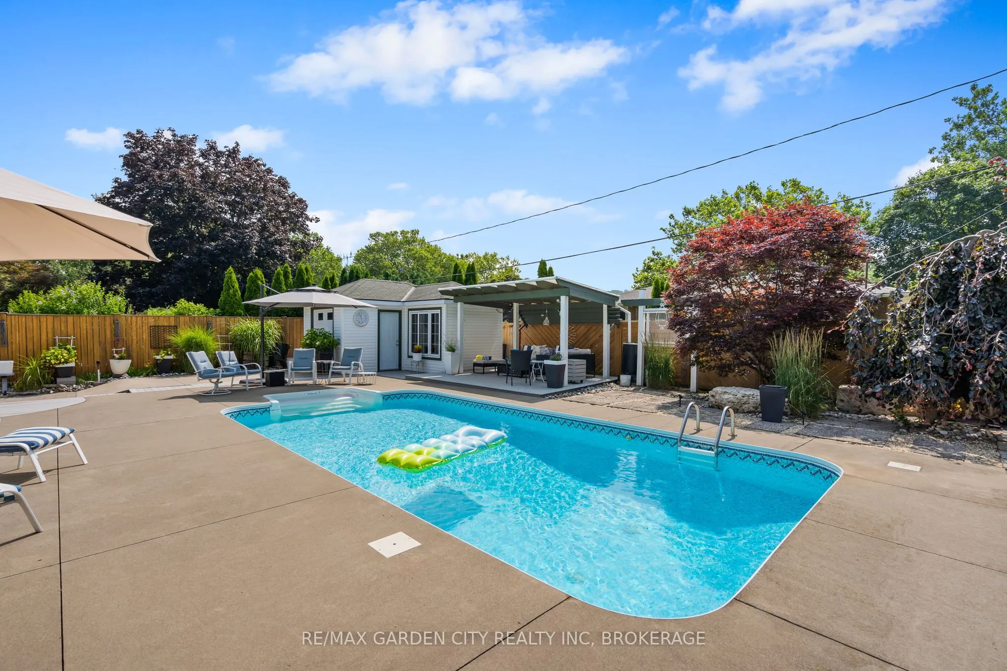 227 RIVERVIEW Boulevard