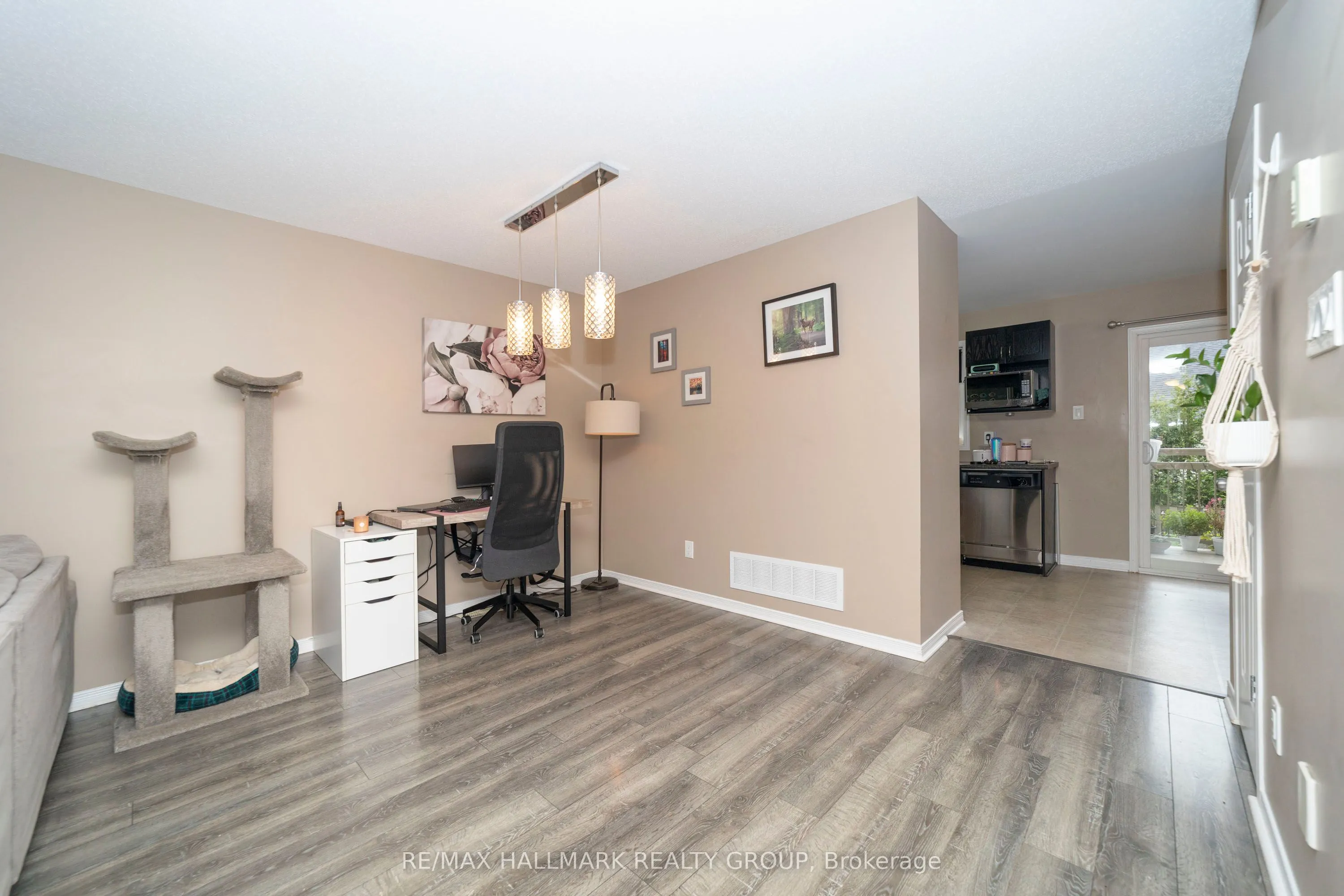 309 Galston Private