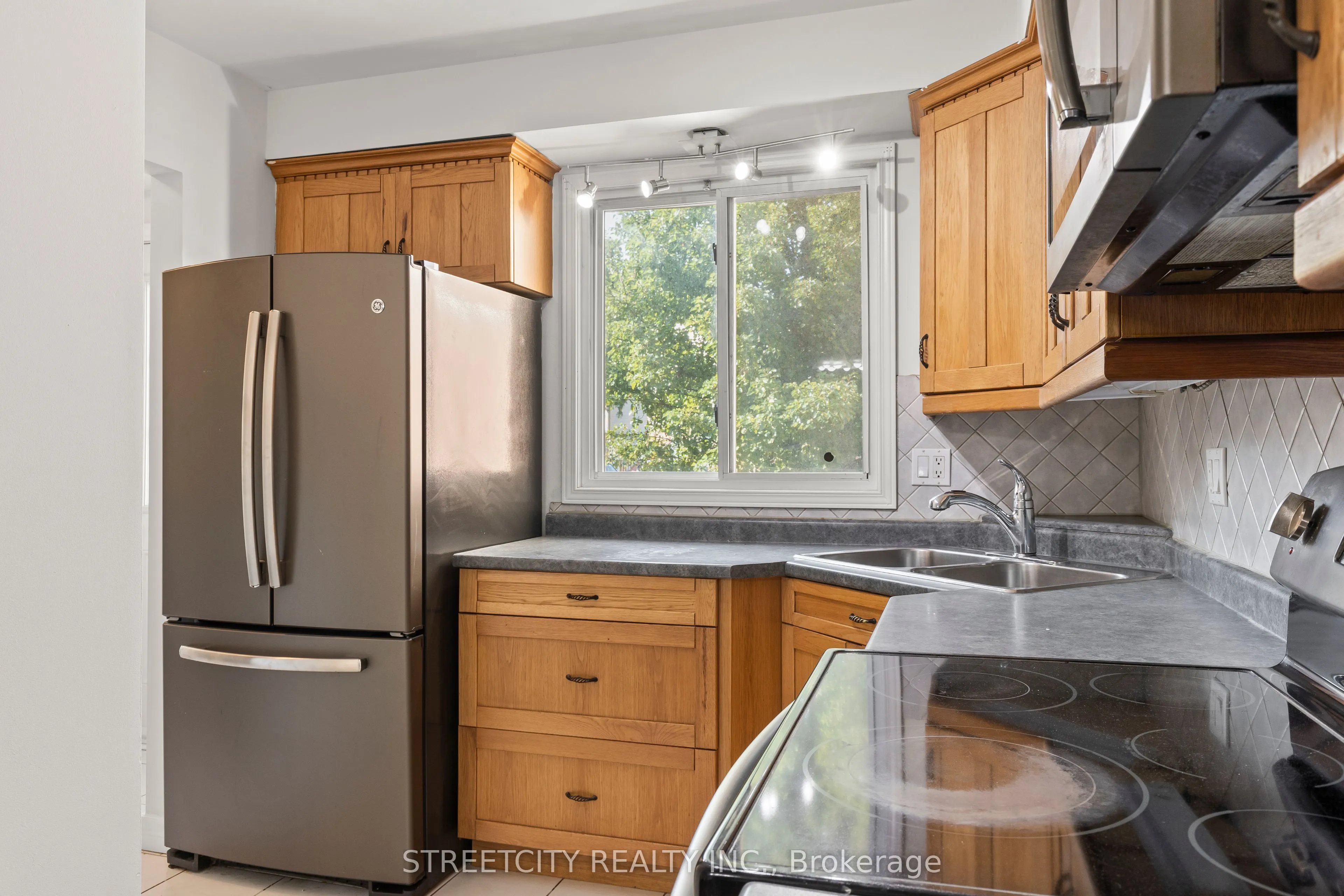 230 Clarke Road, #76