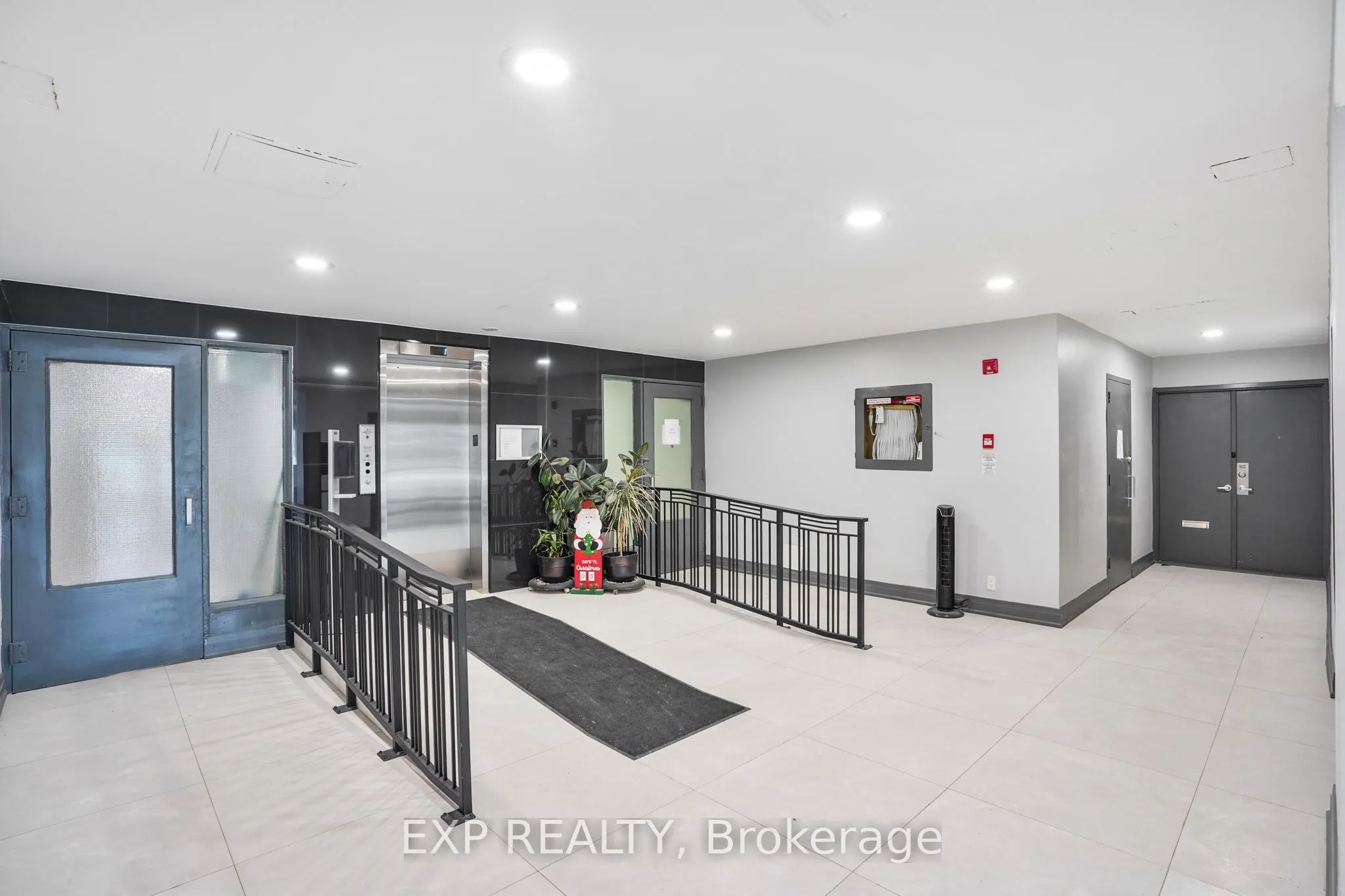 579 Clare Avenue, #508