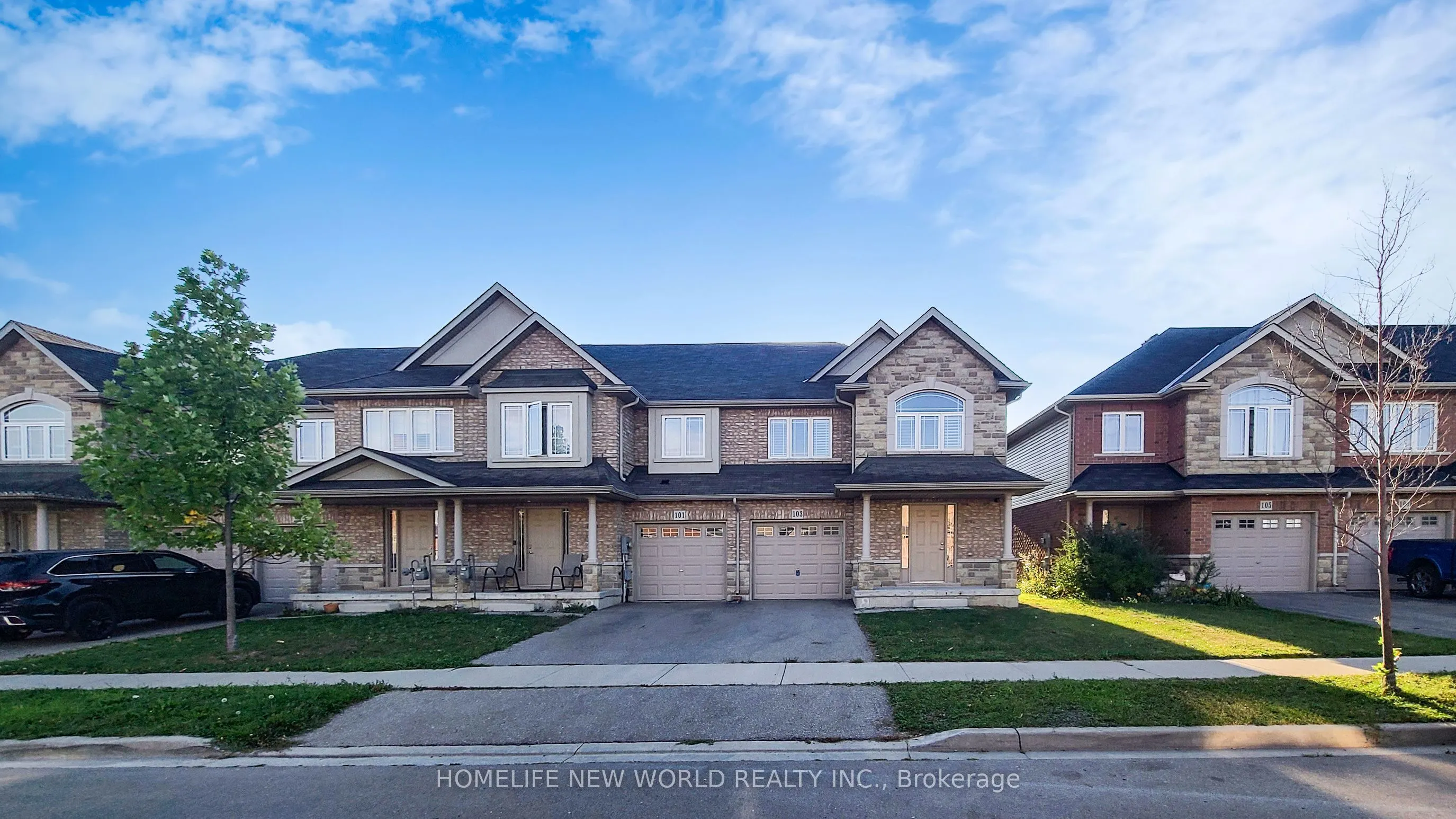 103 Charleswood Crescent