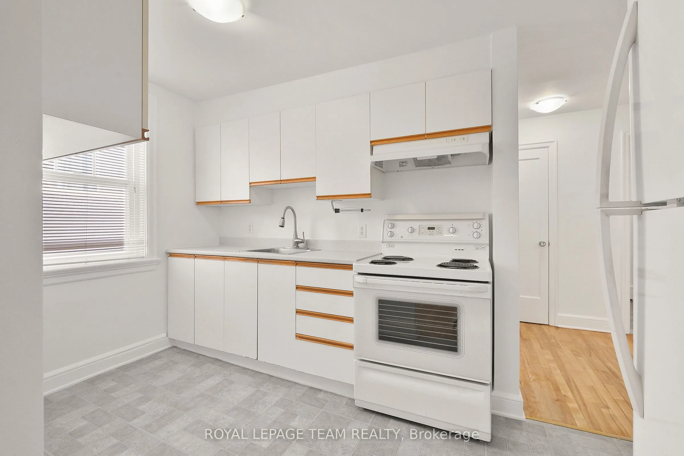 1089 NORTH RIVER Road, #2