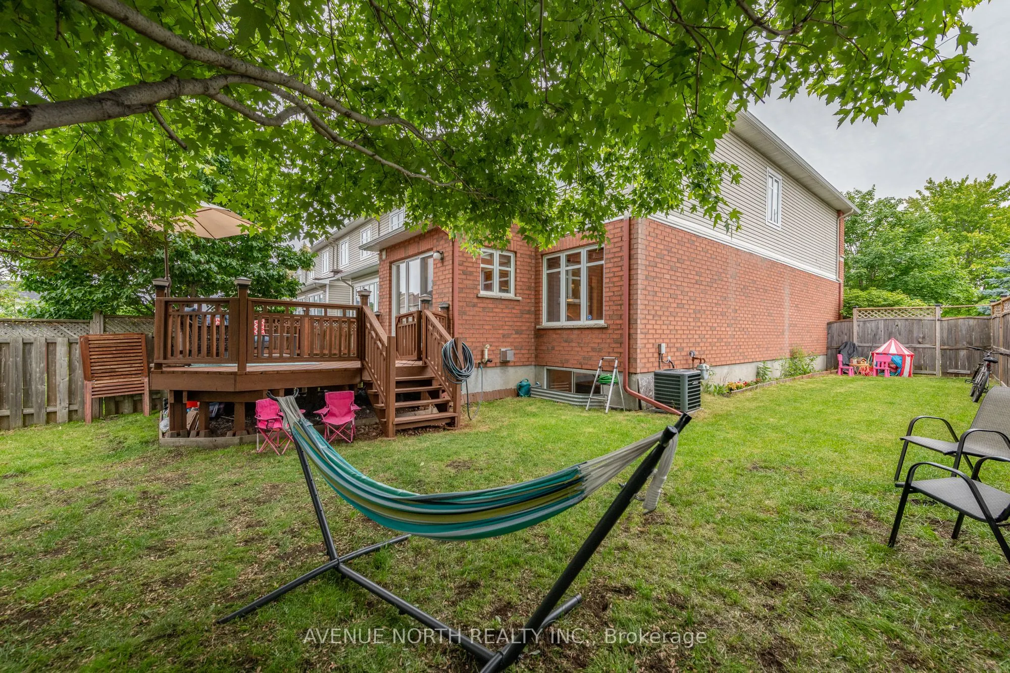 212 DEERCROFT Avenue