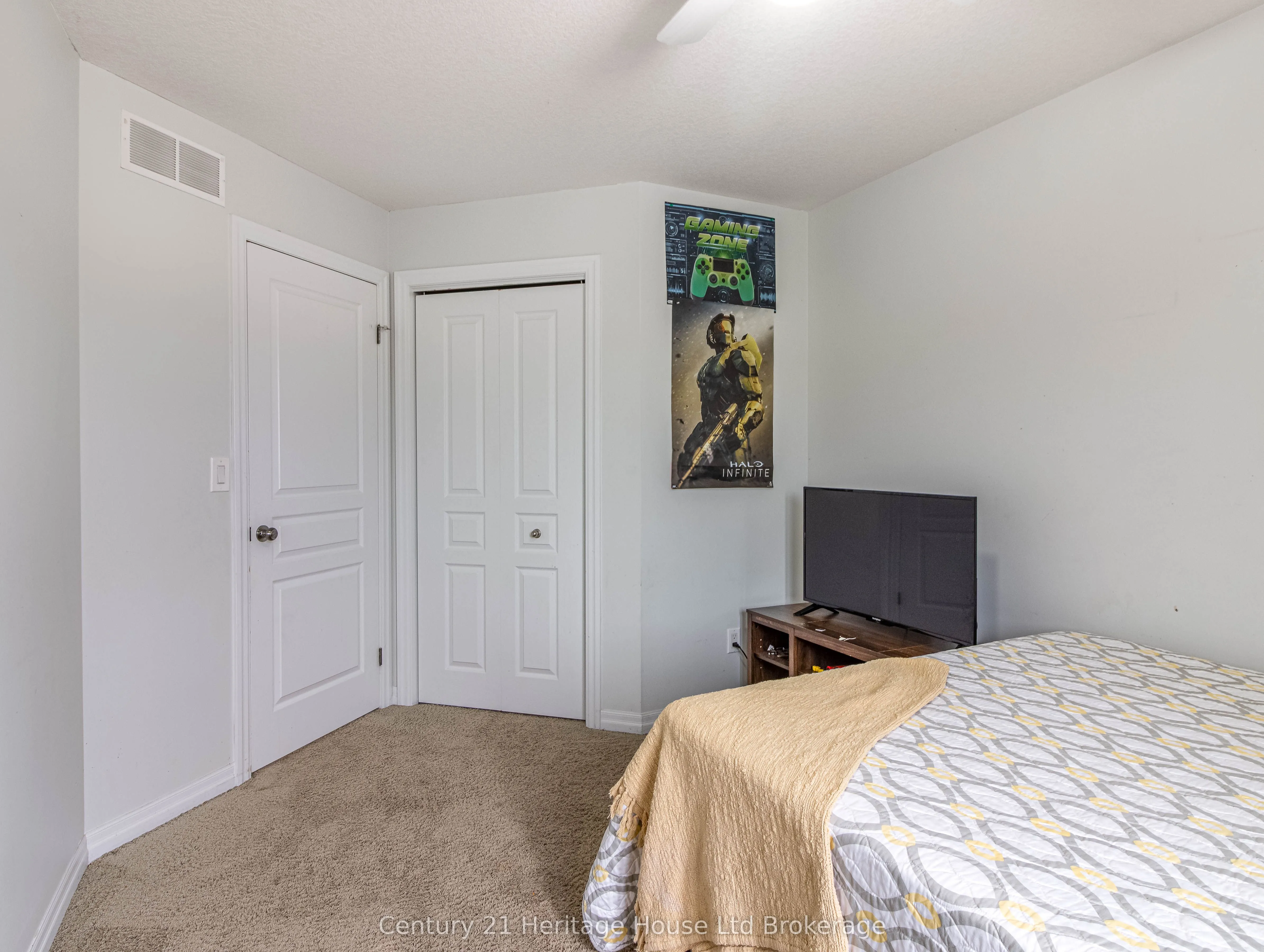 702 Frontenac Crescent