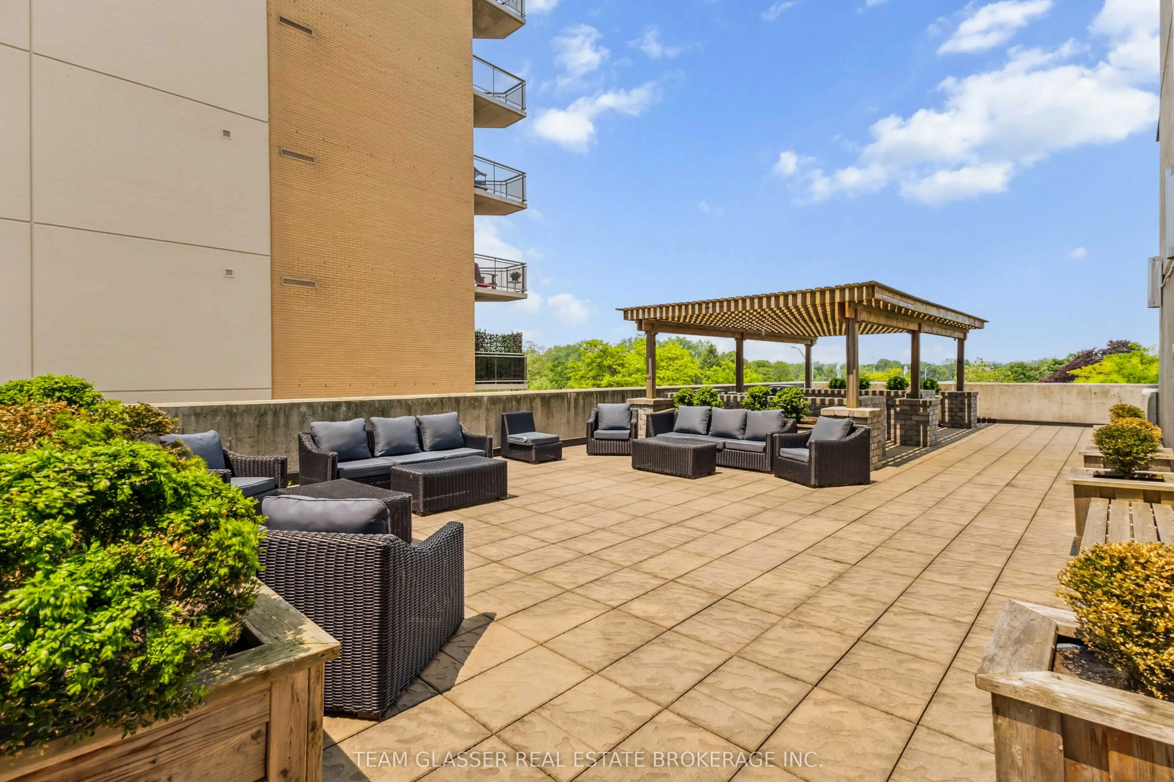 21 King Street, #711