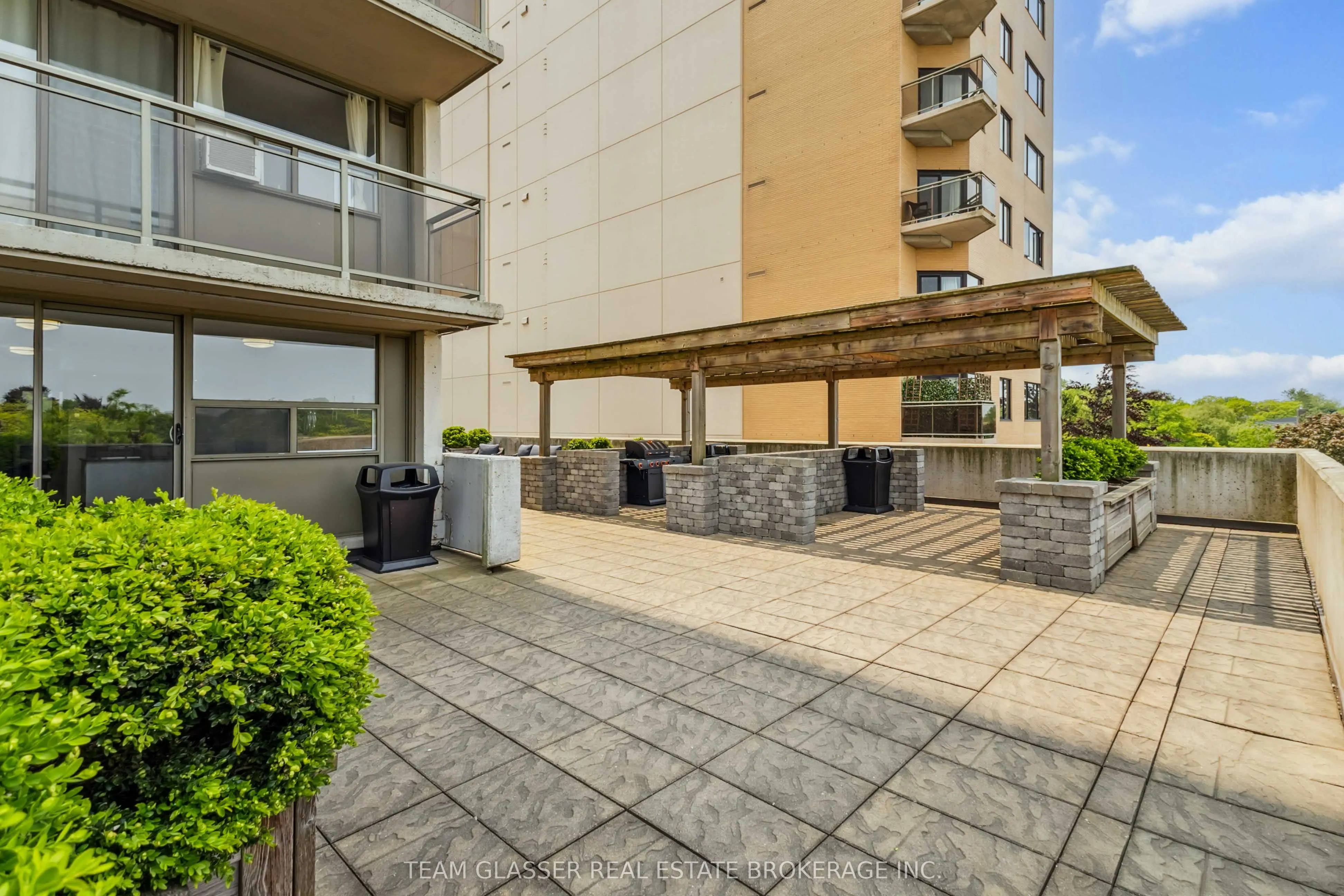 21 King Street, #711
