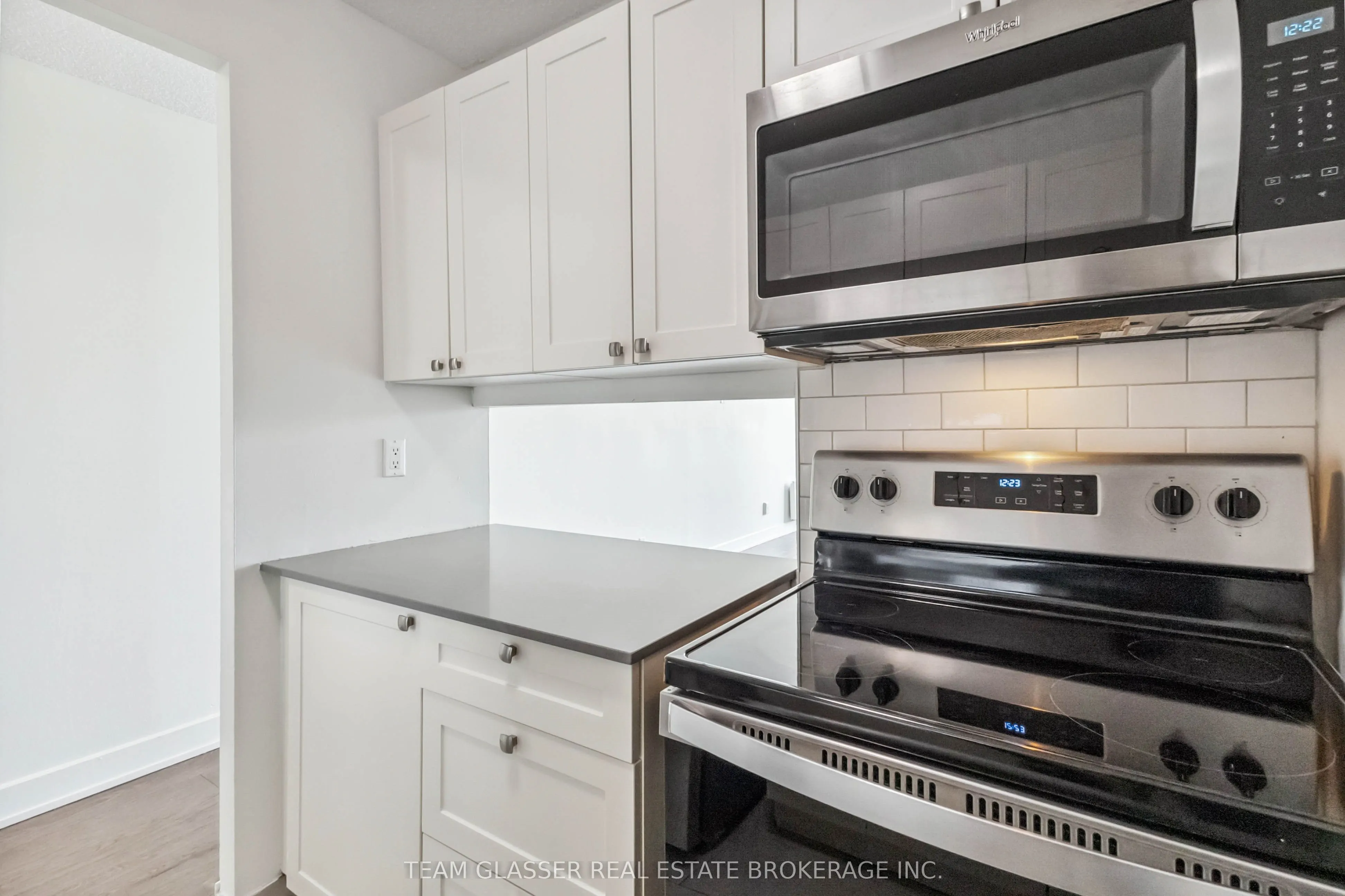 21 King Street, #711