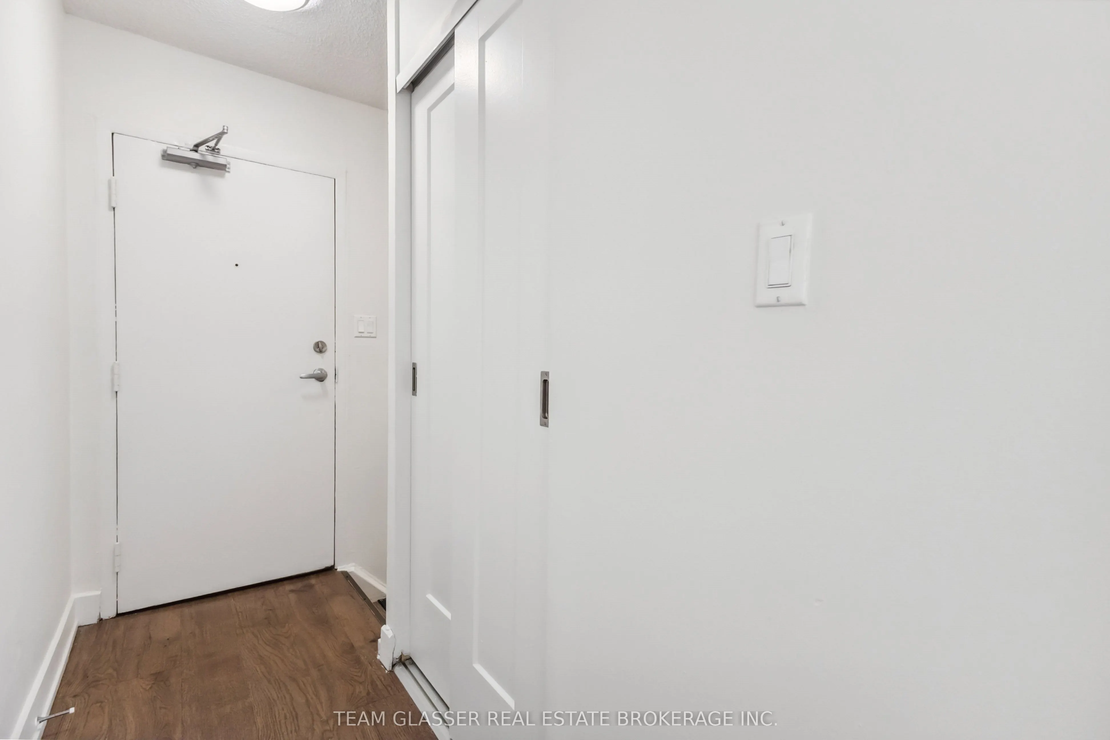 21 King Street, #711