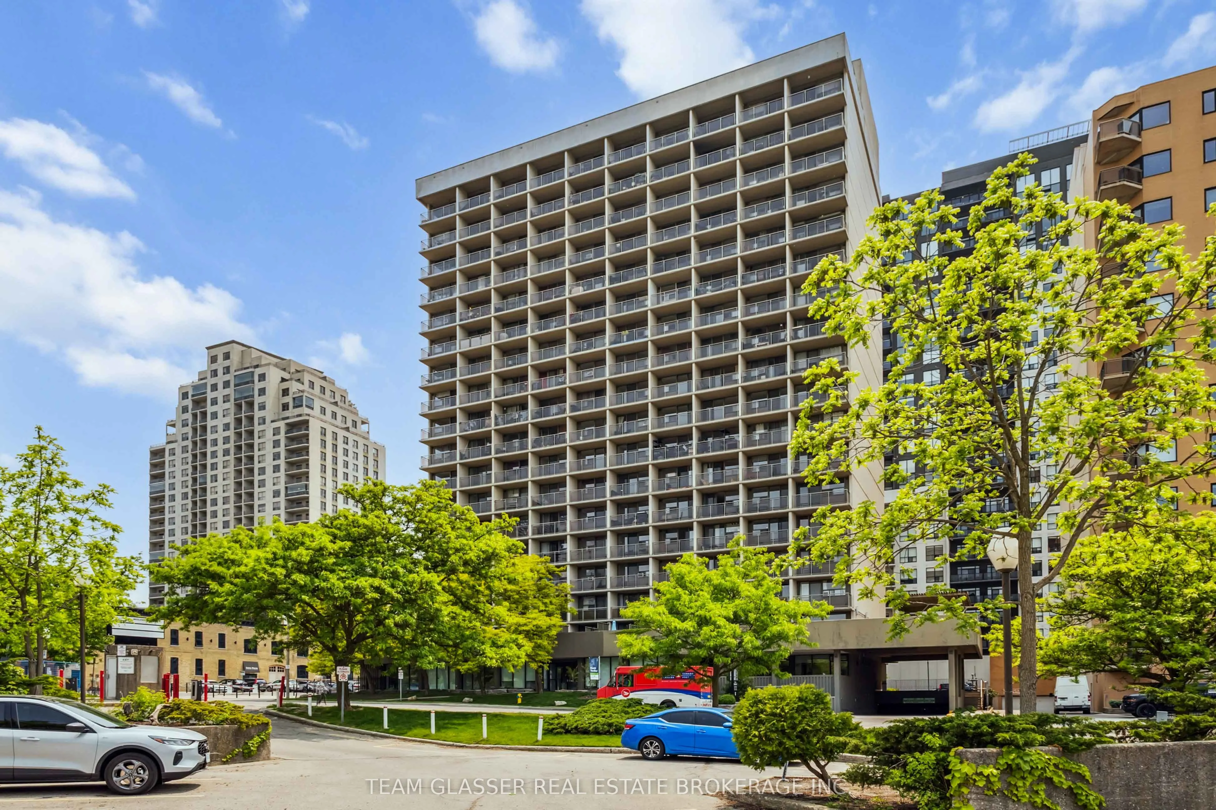 21 King Street, #711