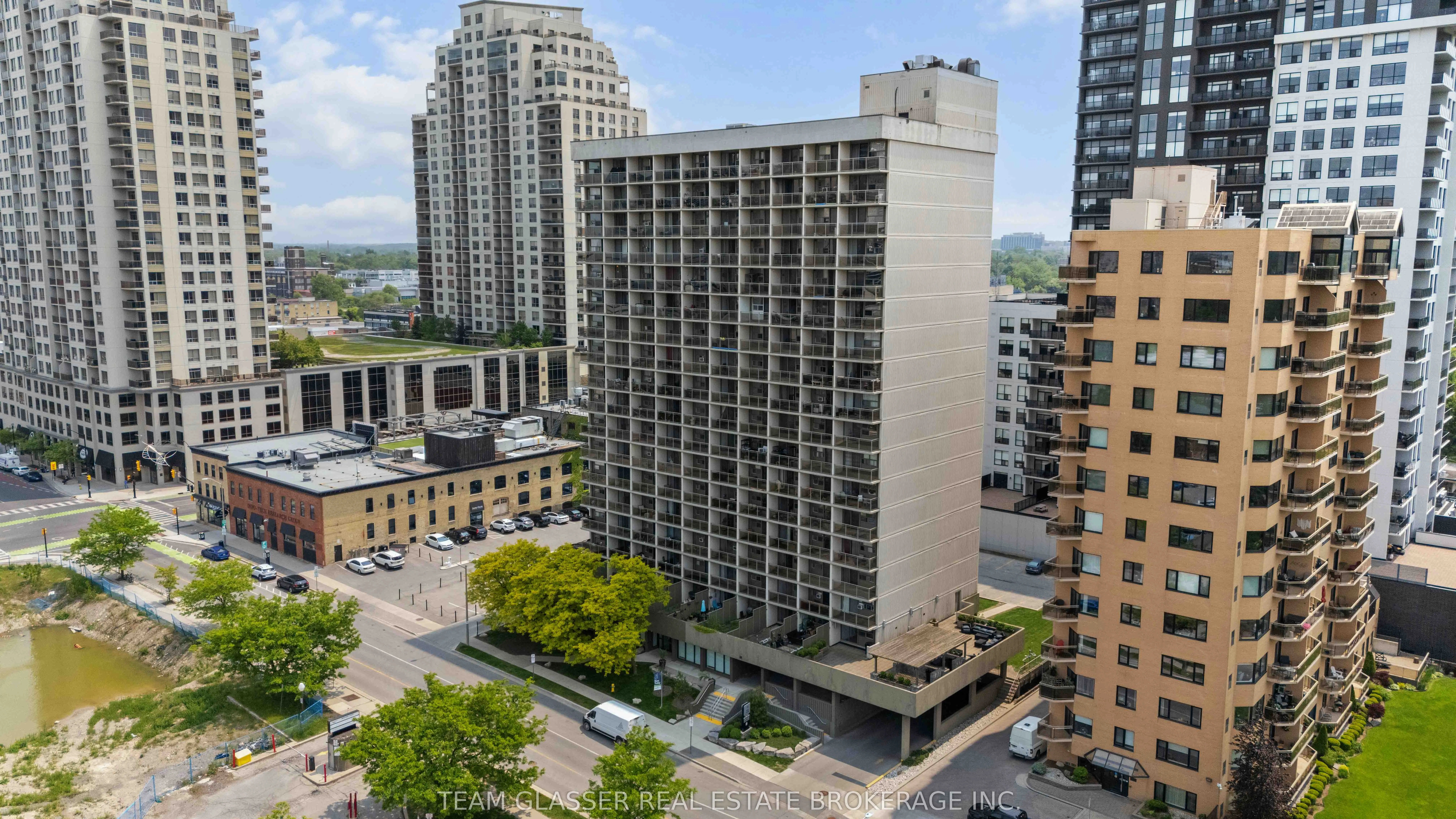 21 King Street, #711