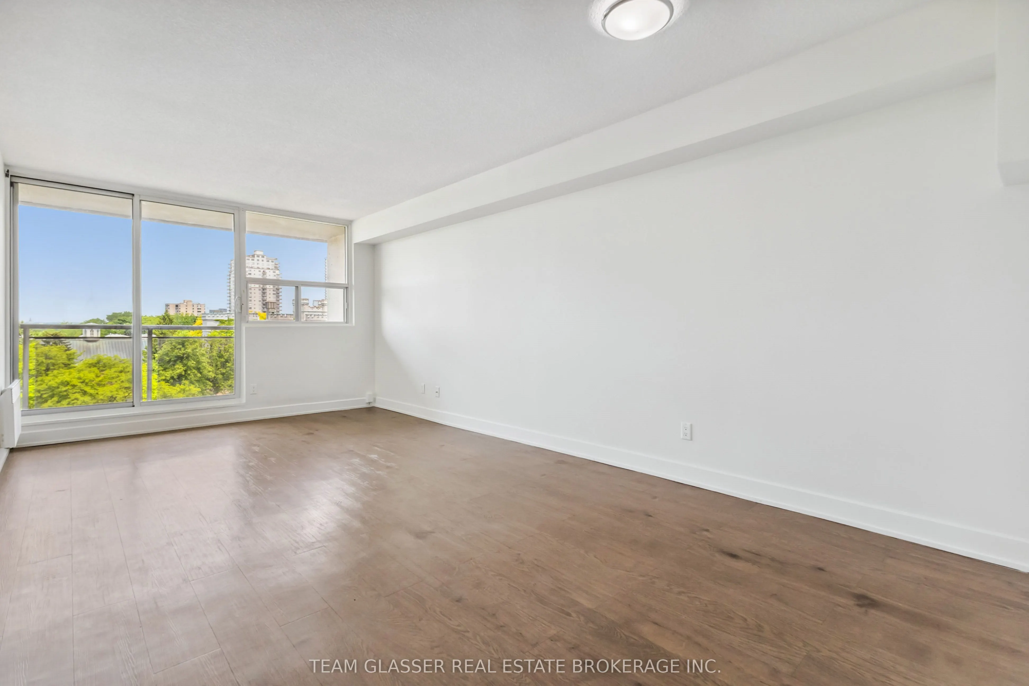 21 King Street, #711