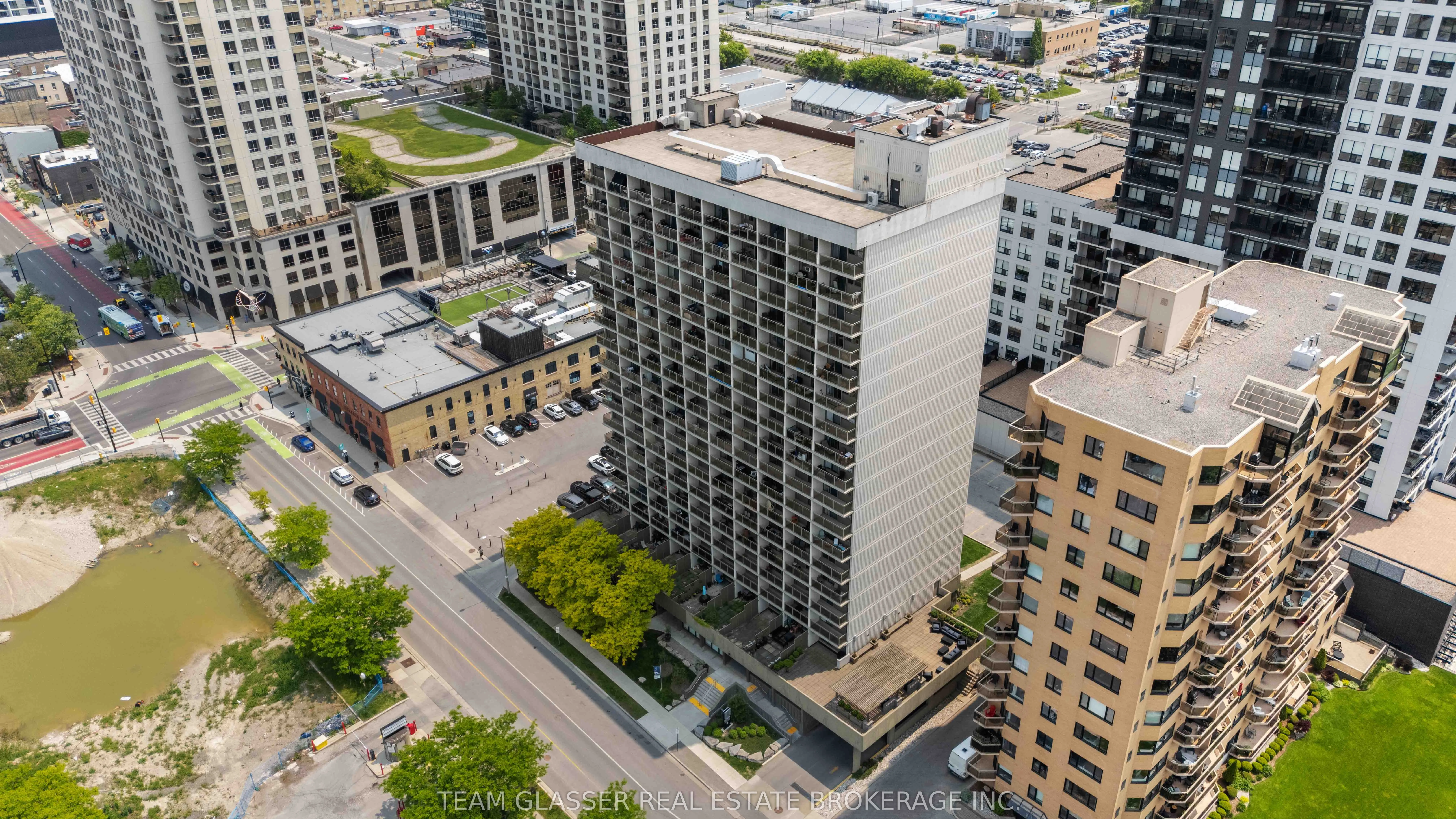 21 King Street, #711