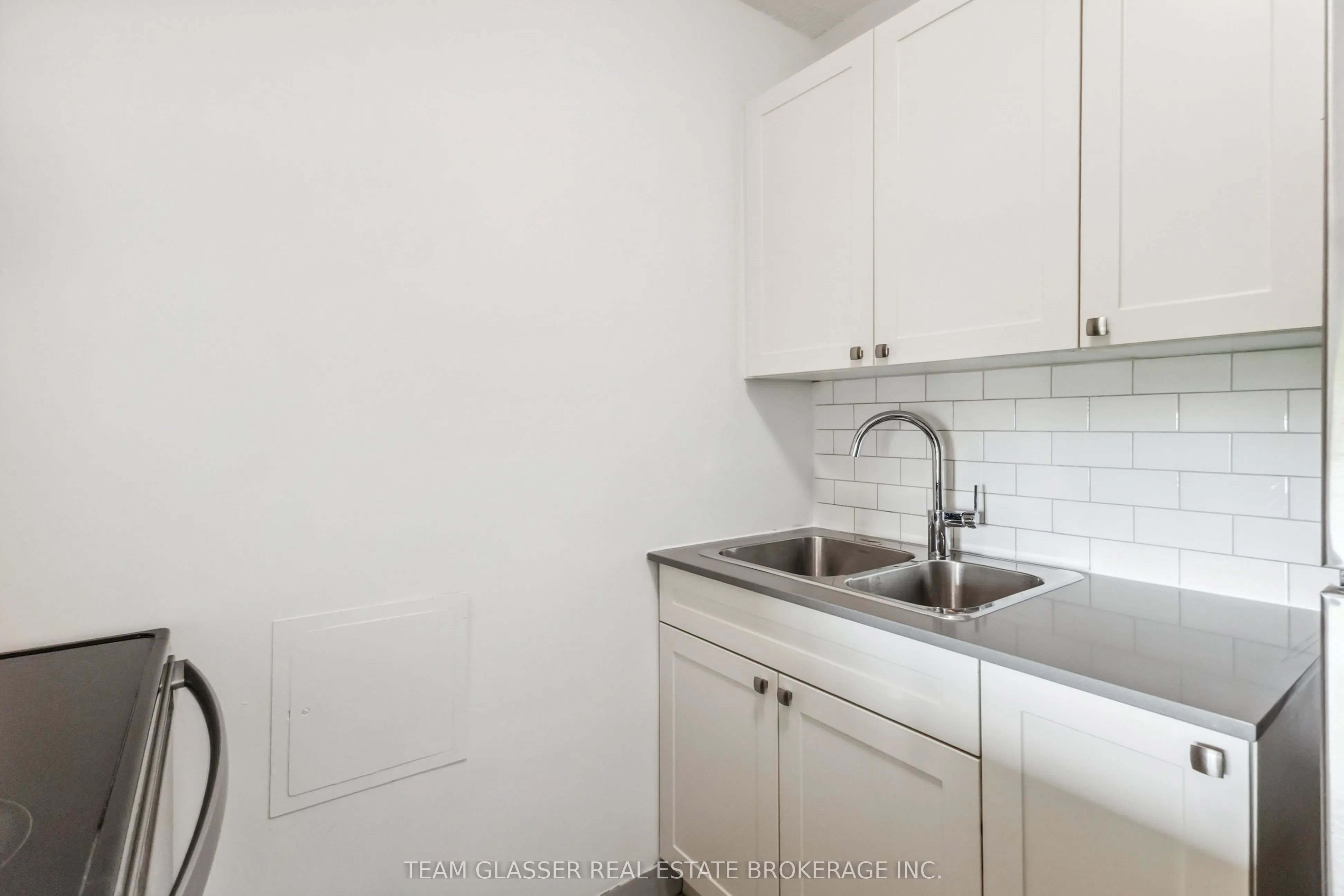 21 King Street, #711