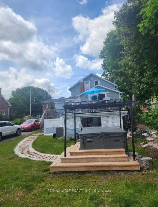 113 QUEEN Street