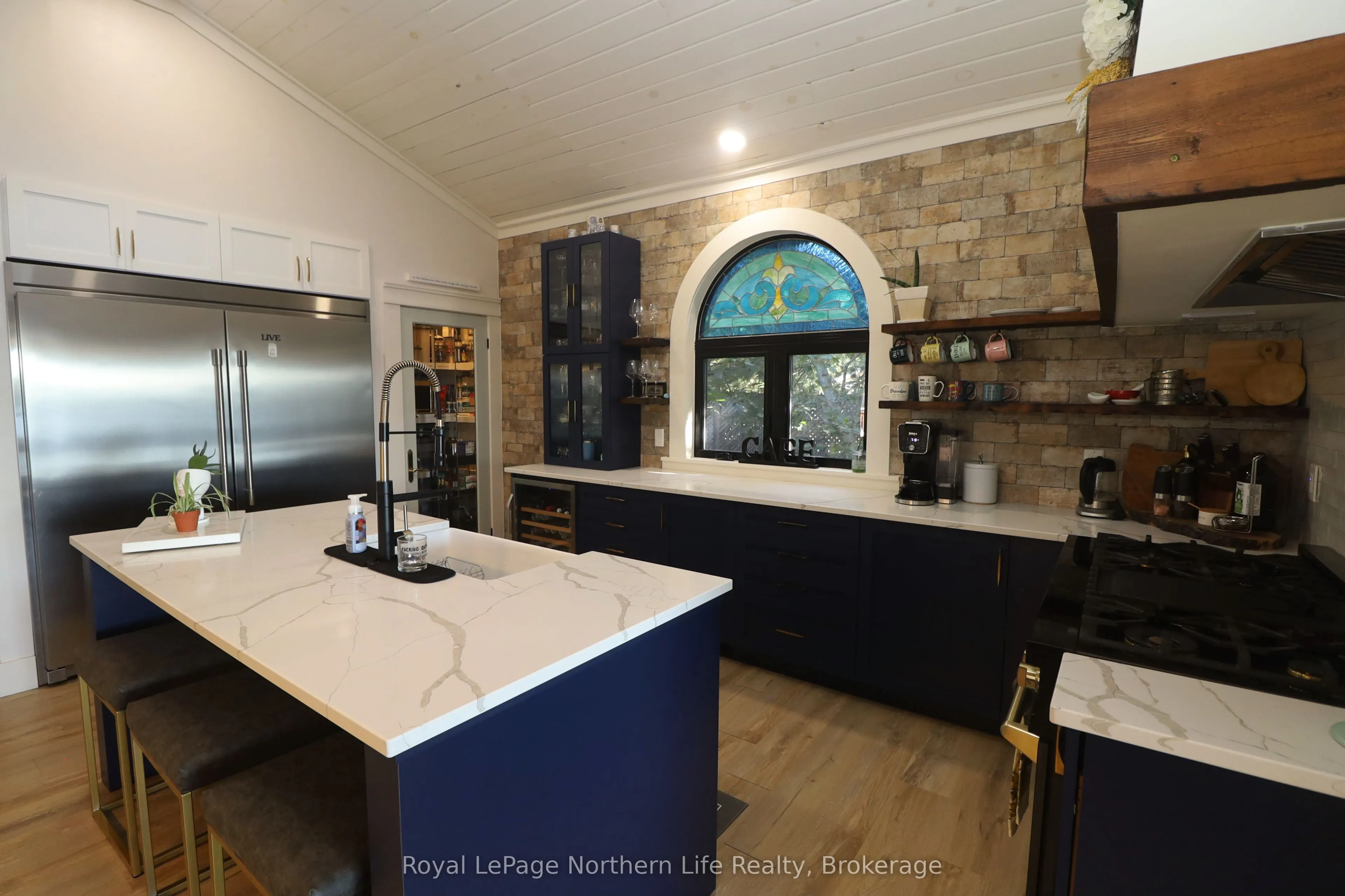 233 Norland Road