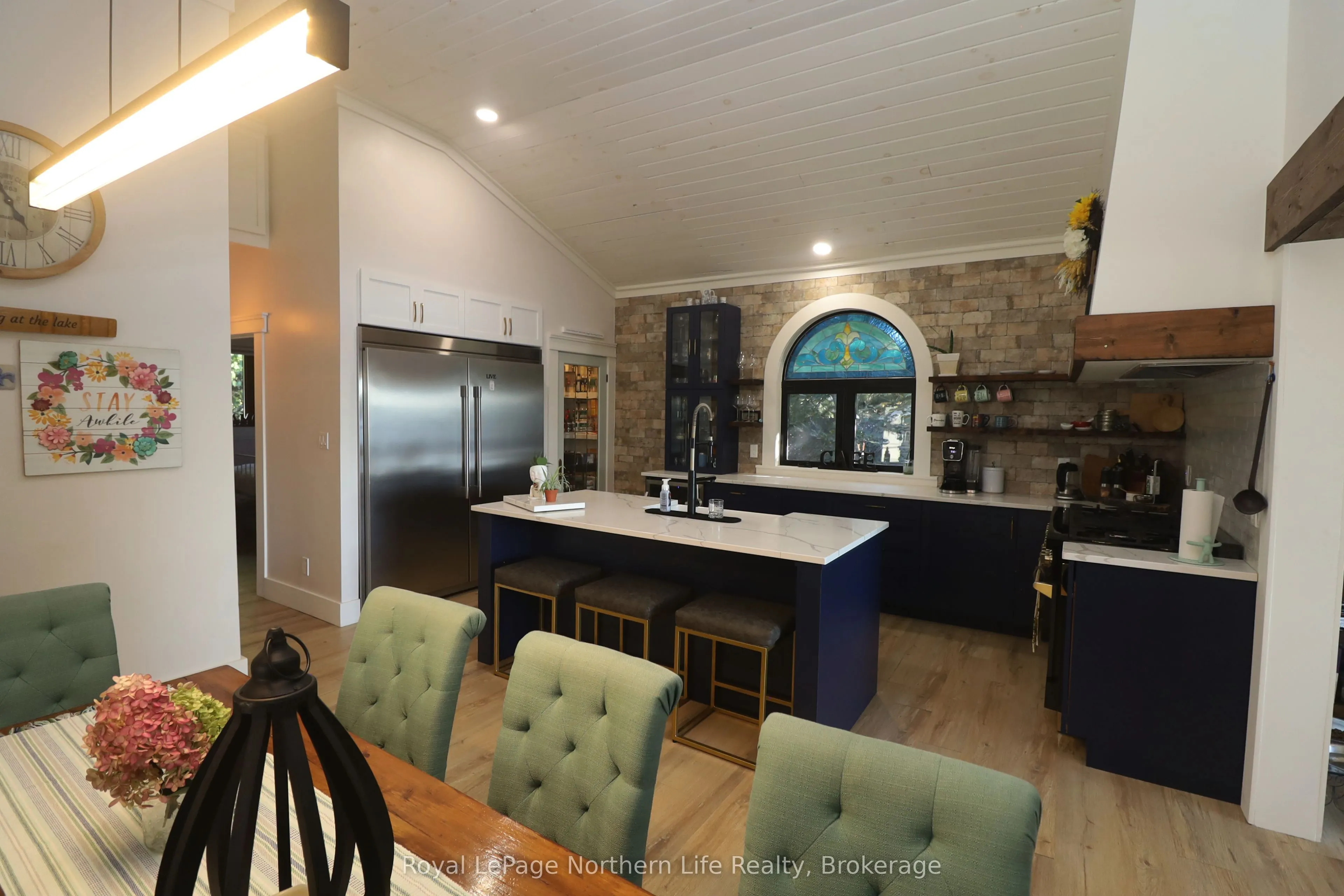 233 Norland Road
