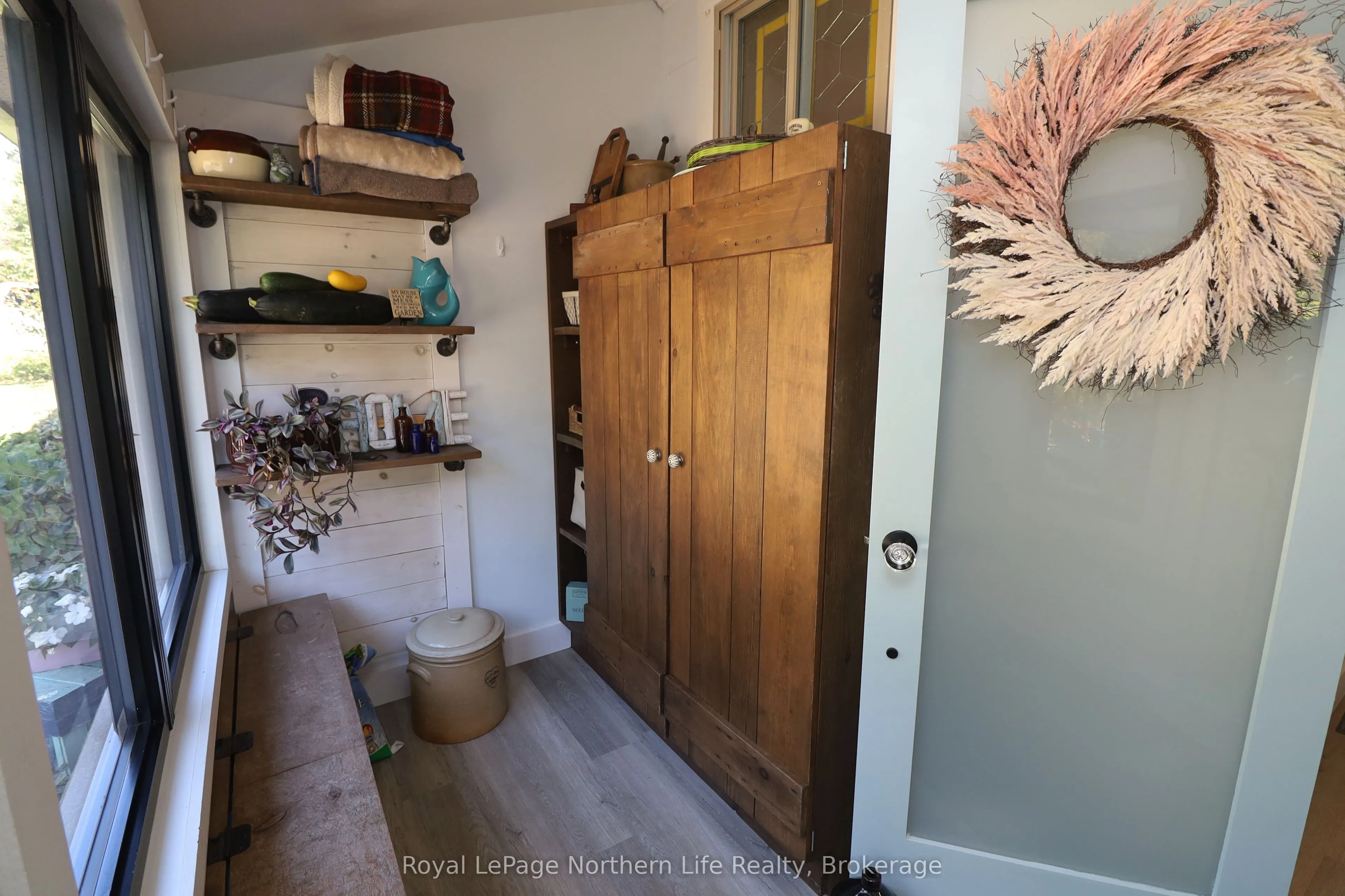 233 Norland Road
