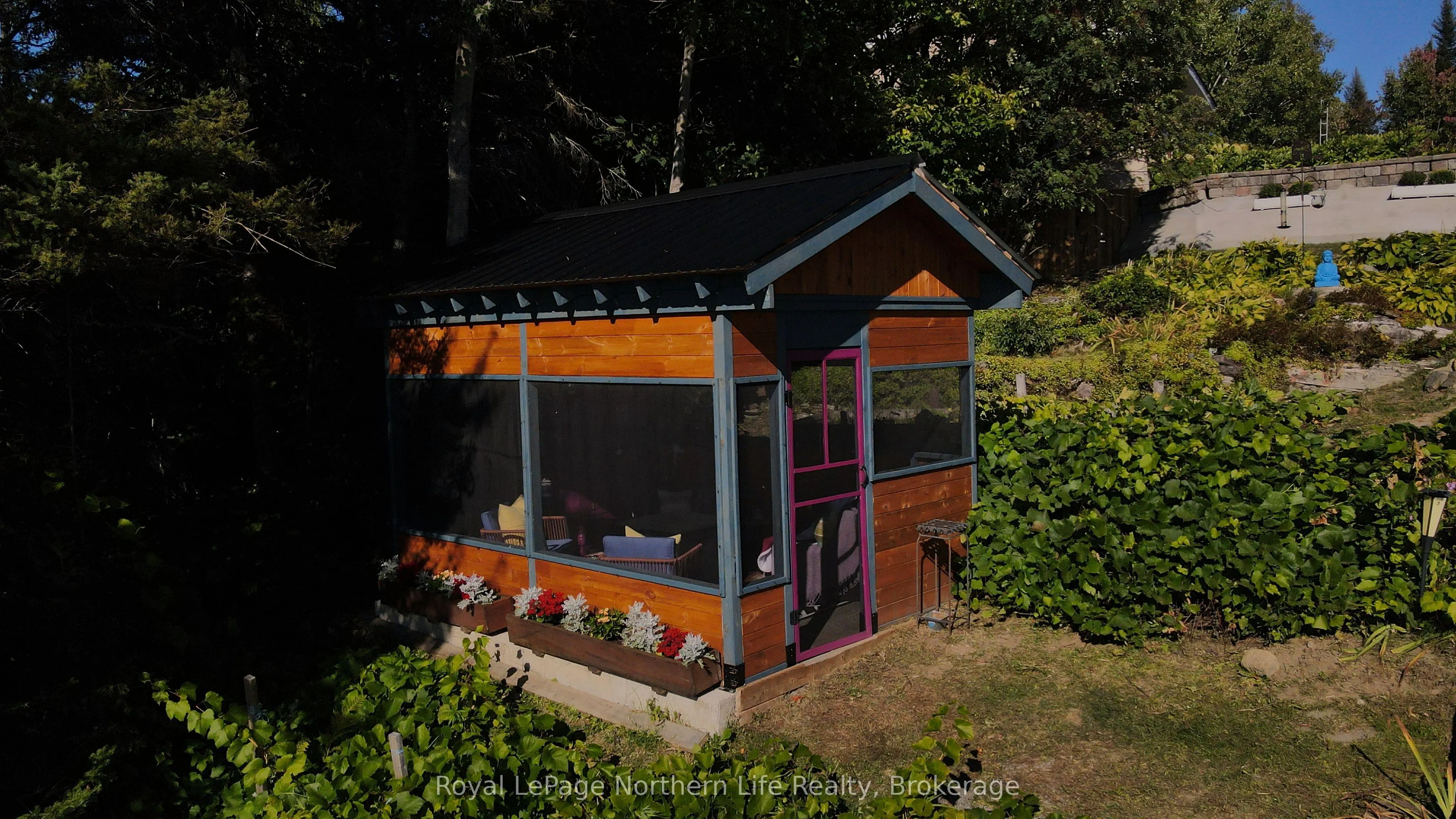 233 Norland Road
