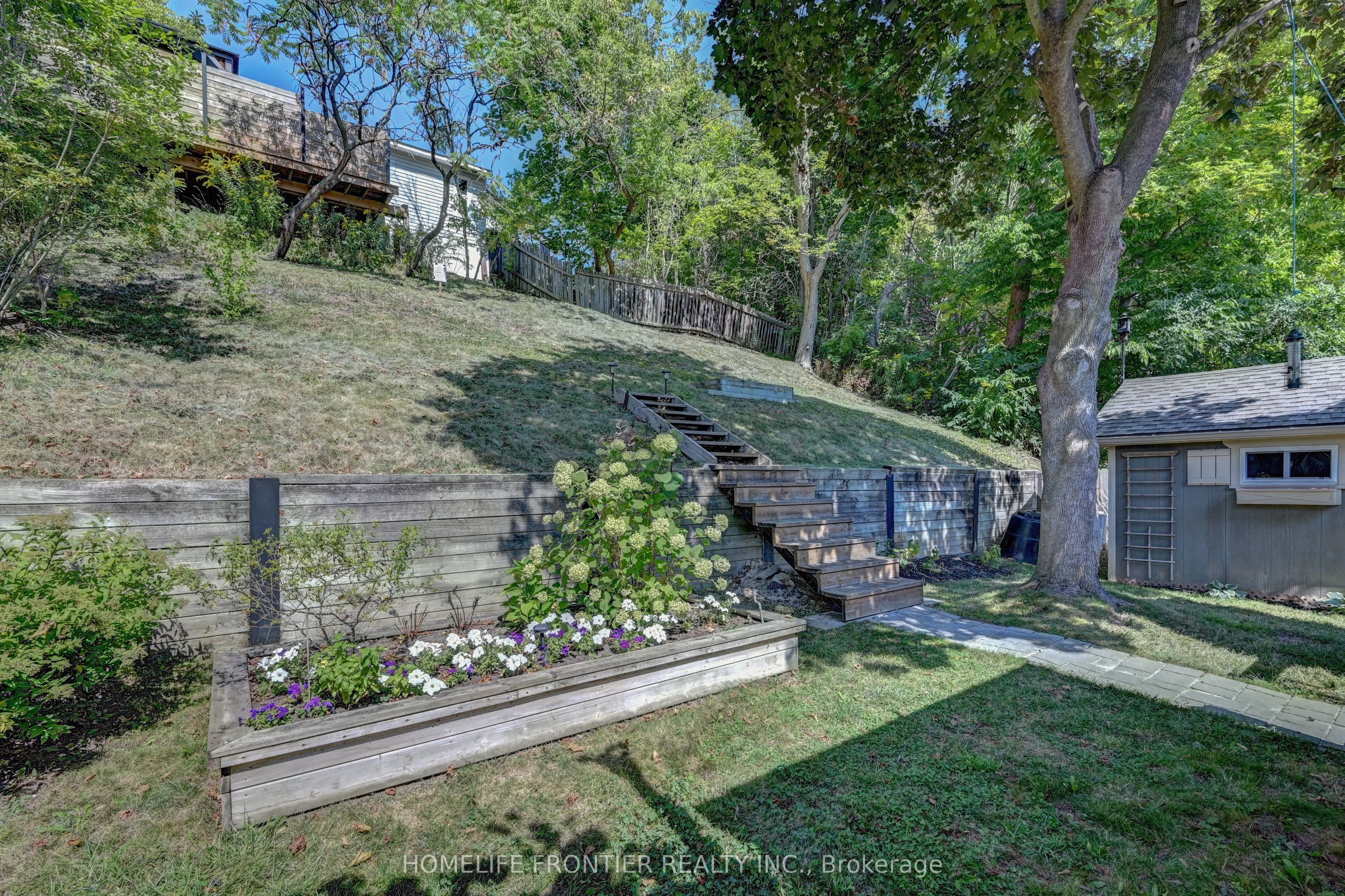 121 Forest Road