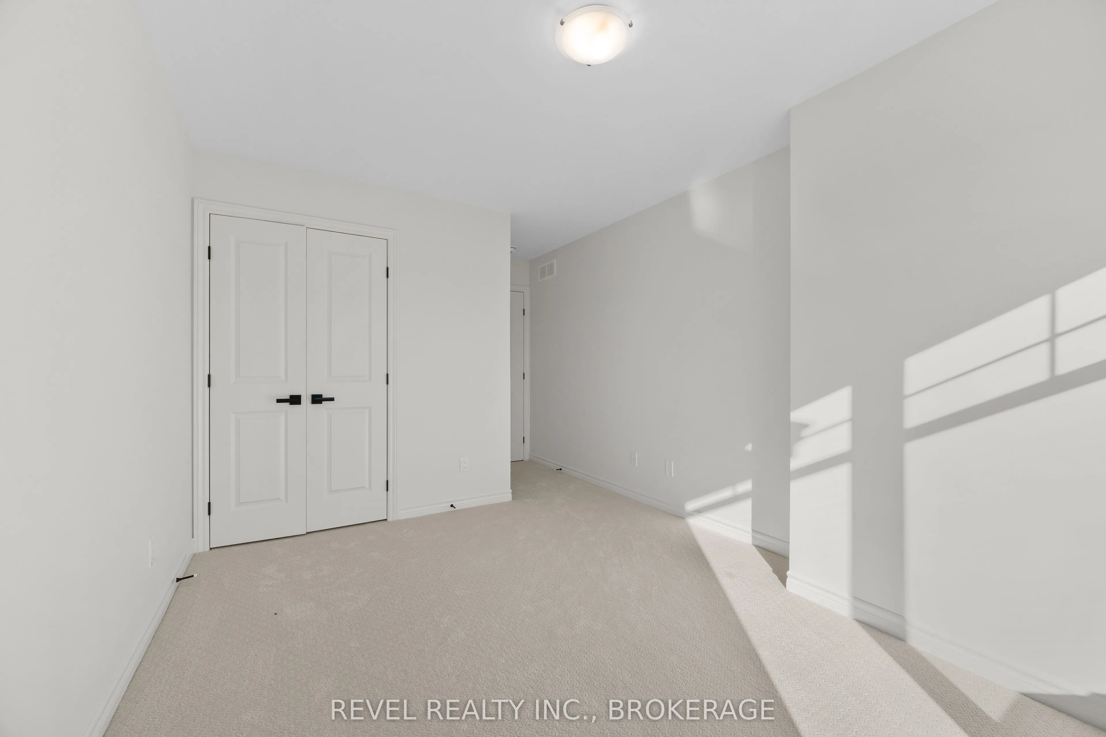 1513 Scarlet Street