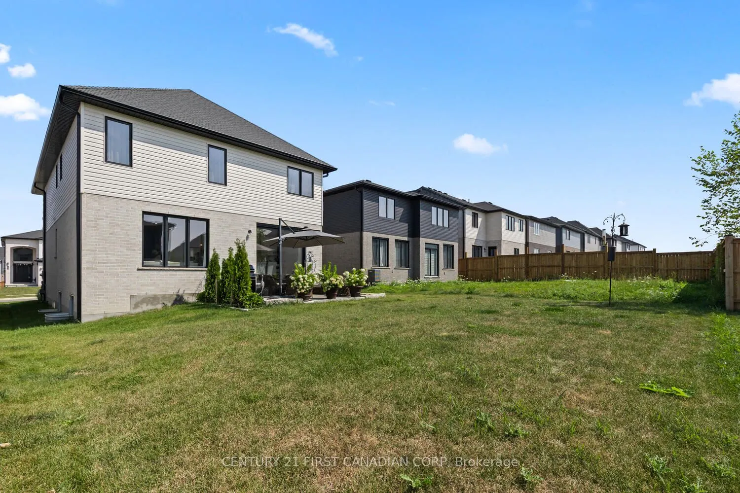 1907 Fountain Grass Drive