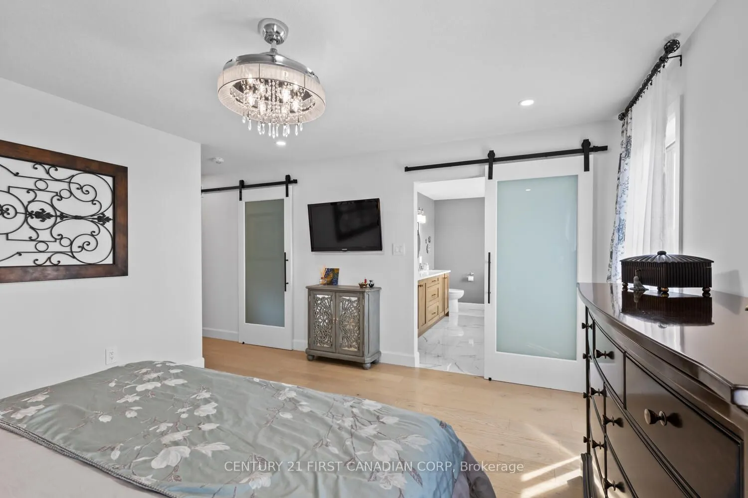 1907 Fountain Grass Drive