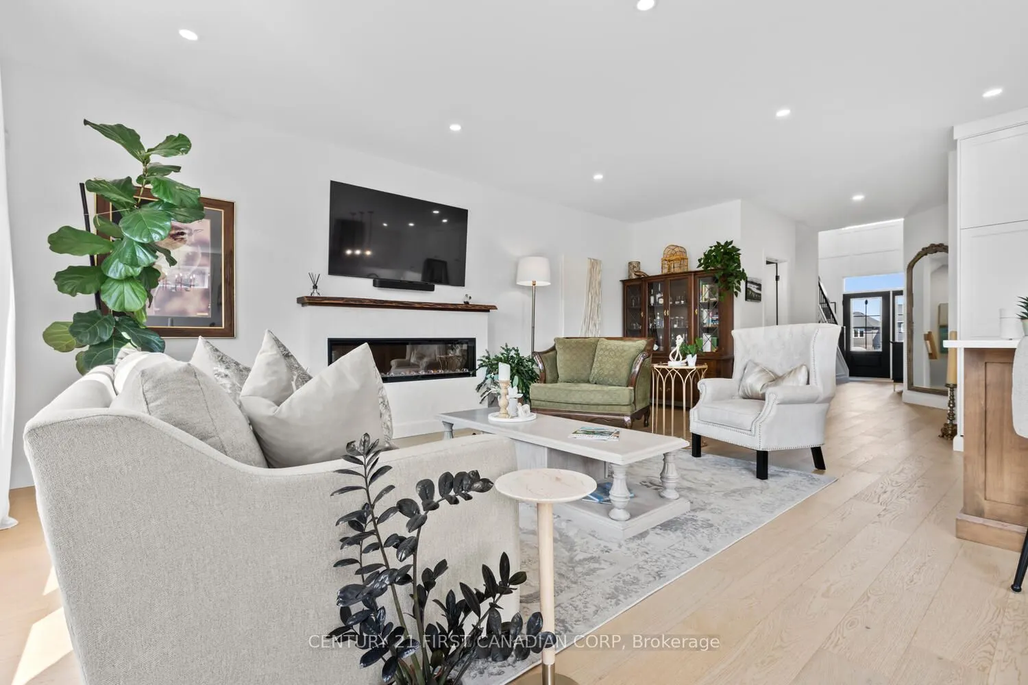 1907 Fountain Grass Drive