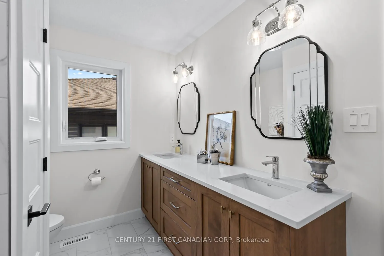 1907 Fountain Grass Drive