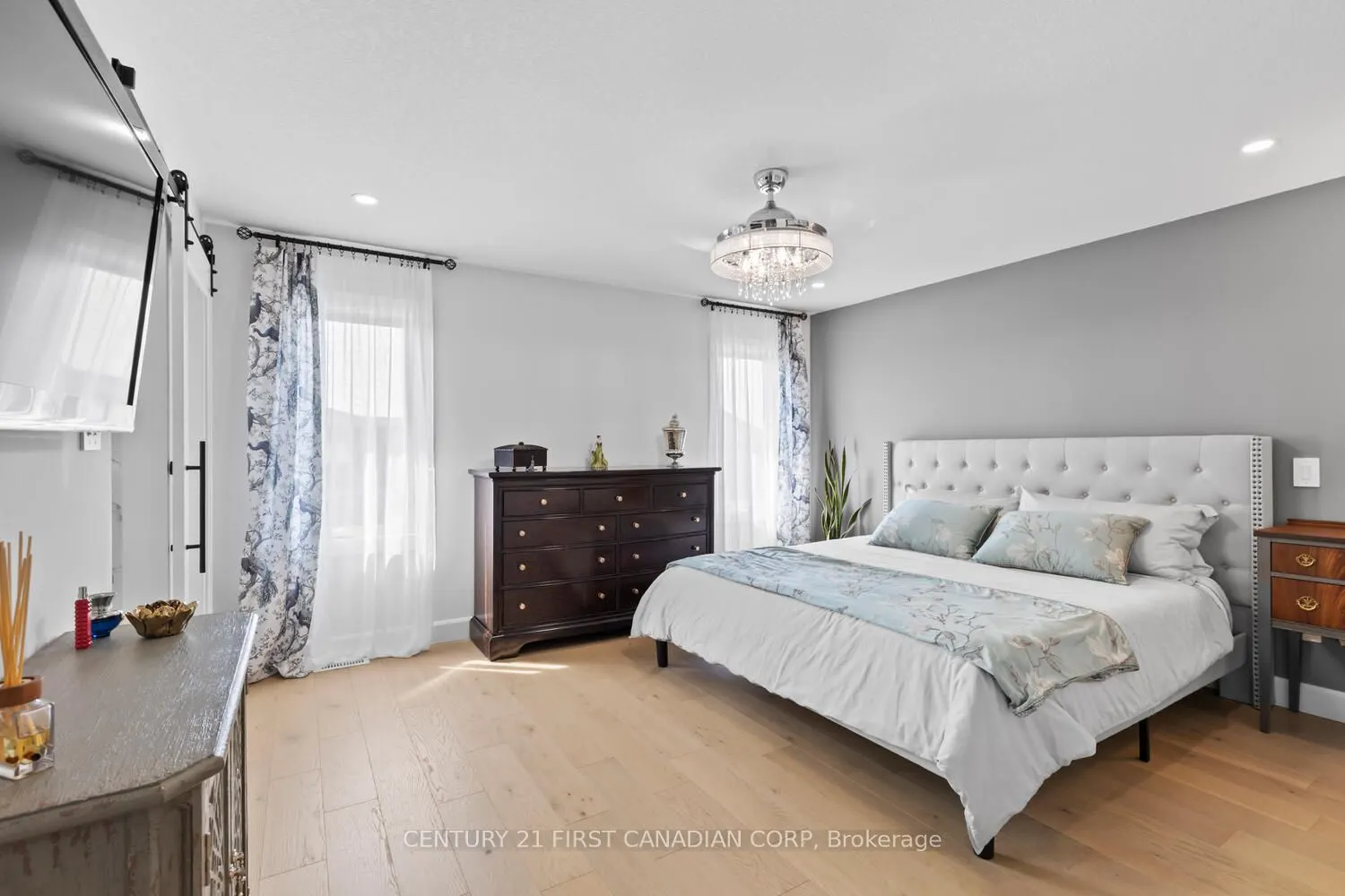 1907 Fountain Grass Drive