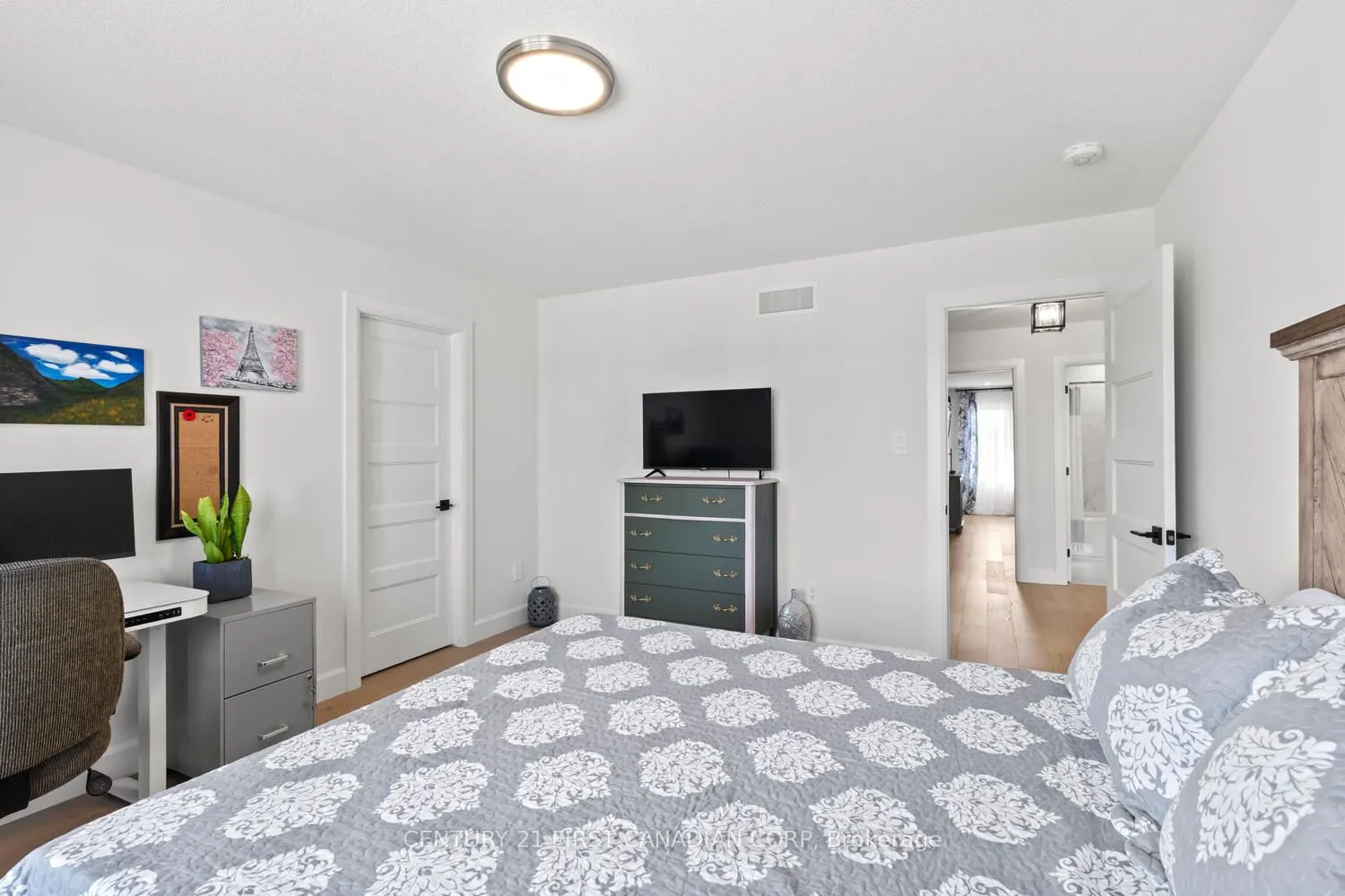 1907 Fountain Grass Drive