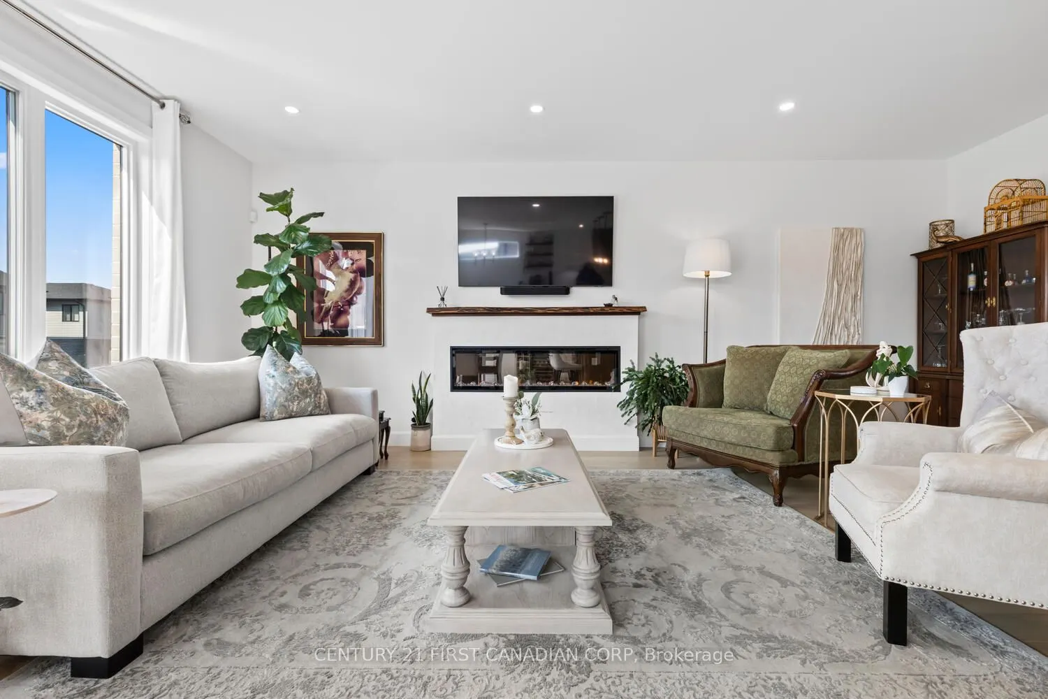 1907 Fountain Grass Drive