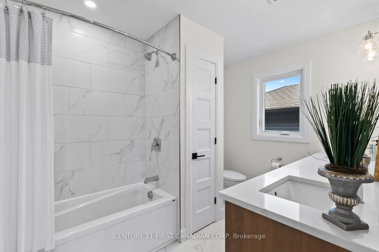 1907 Fountain Grass Drive