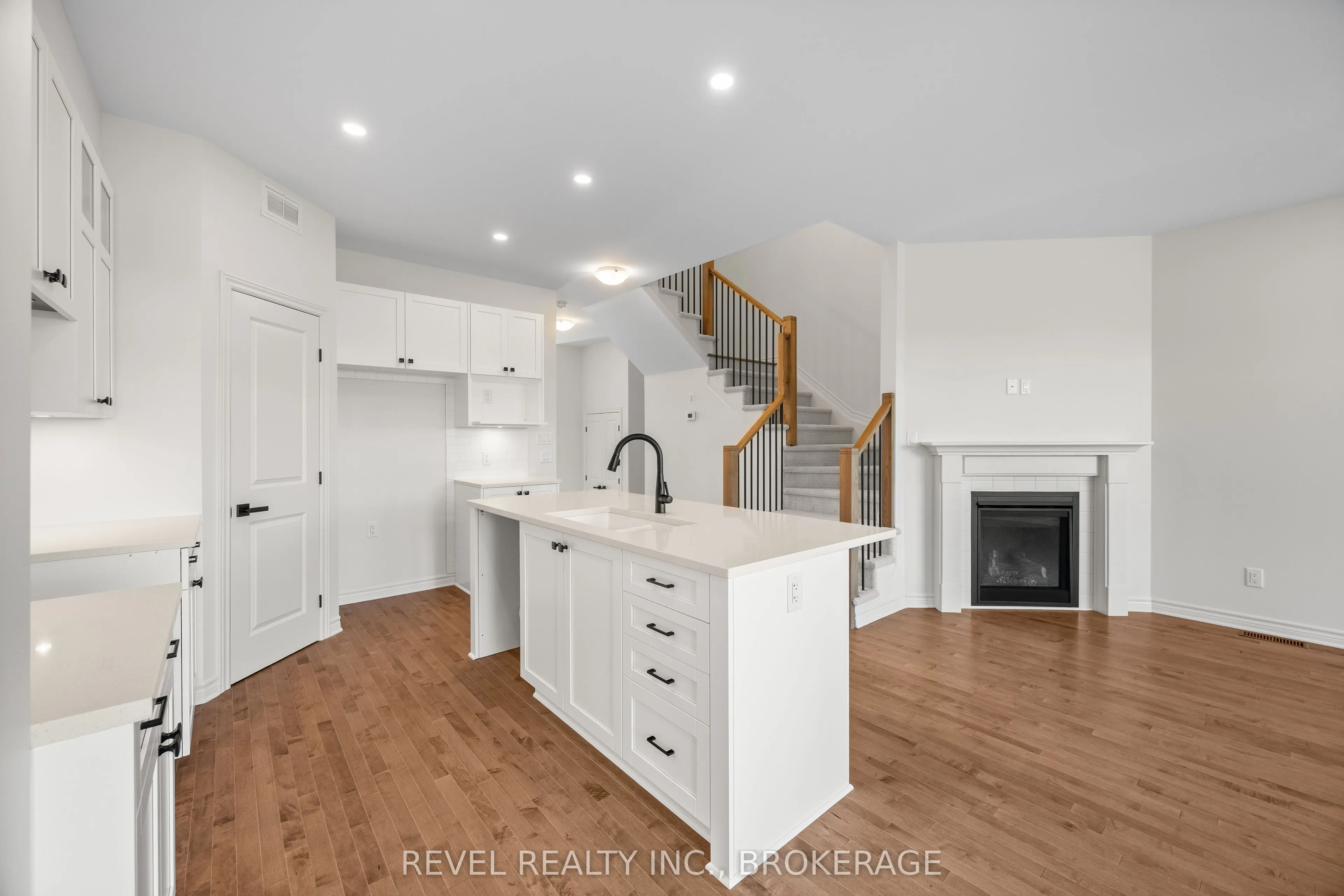 456 Buckthorn Drive