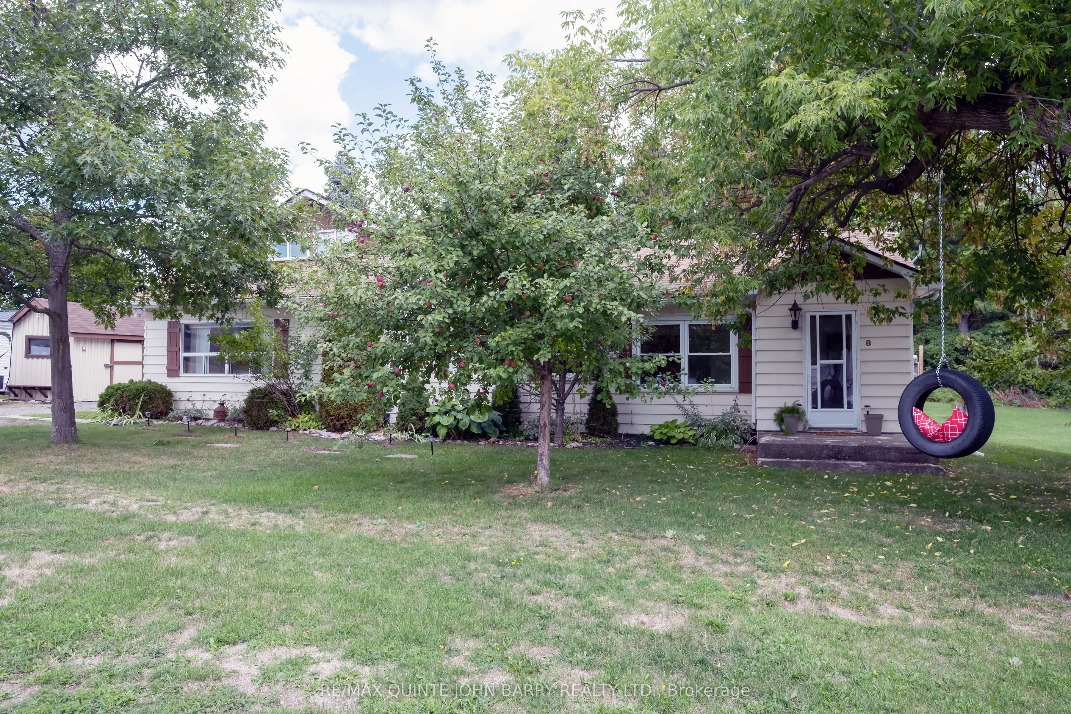 8 North Maloney Street