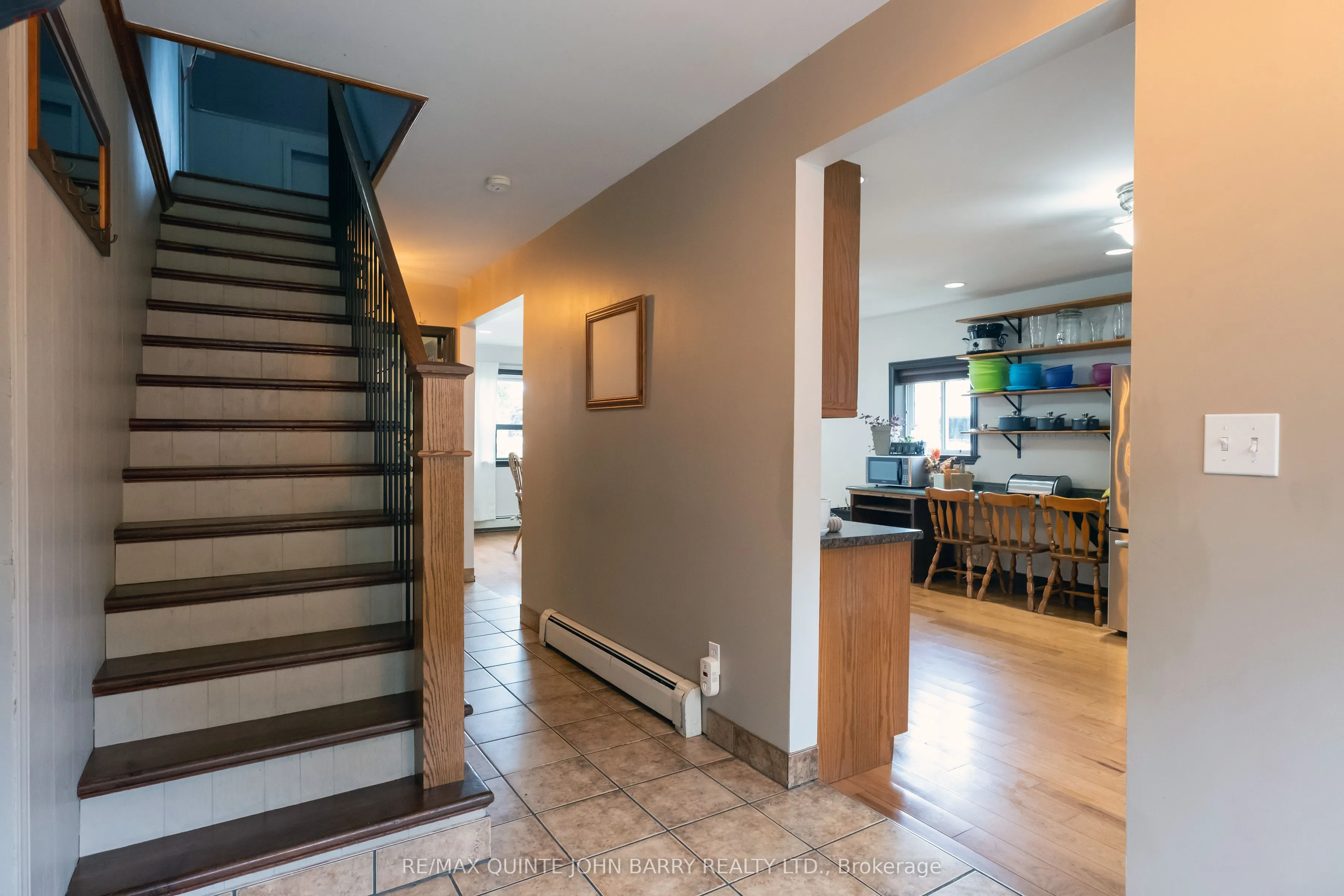 8 North Maloney Street