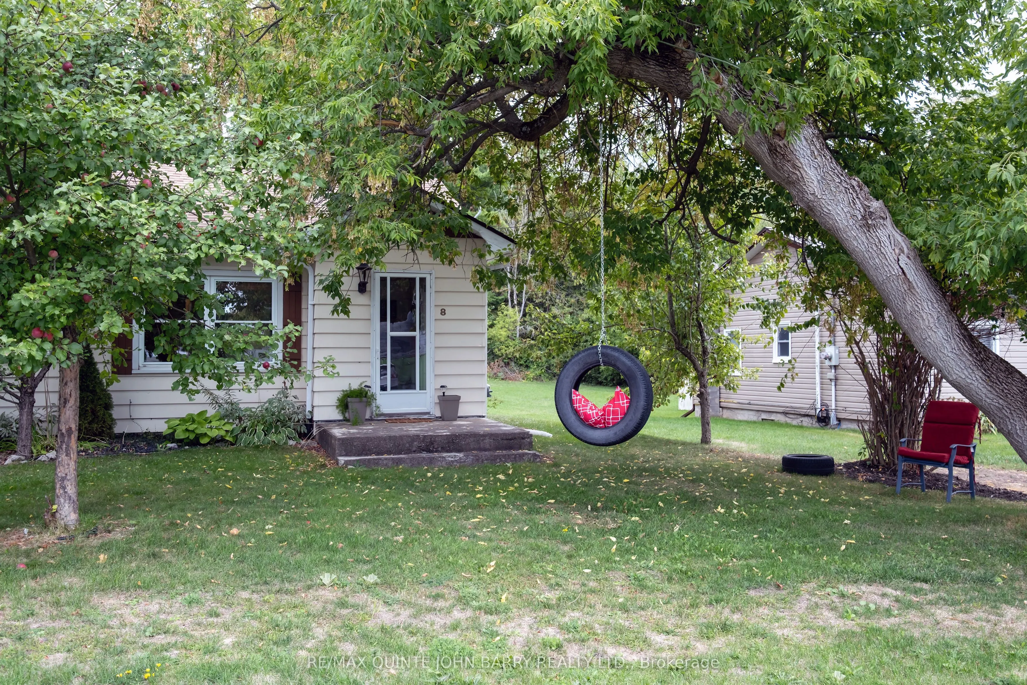 8 North Maloney Street