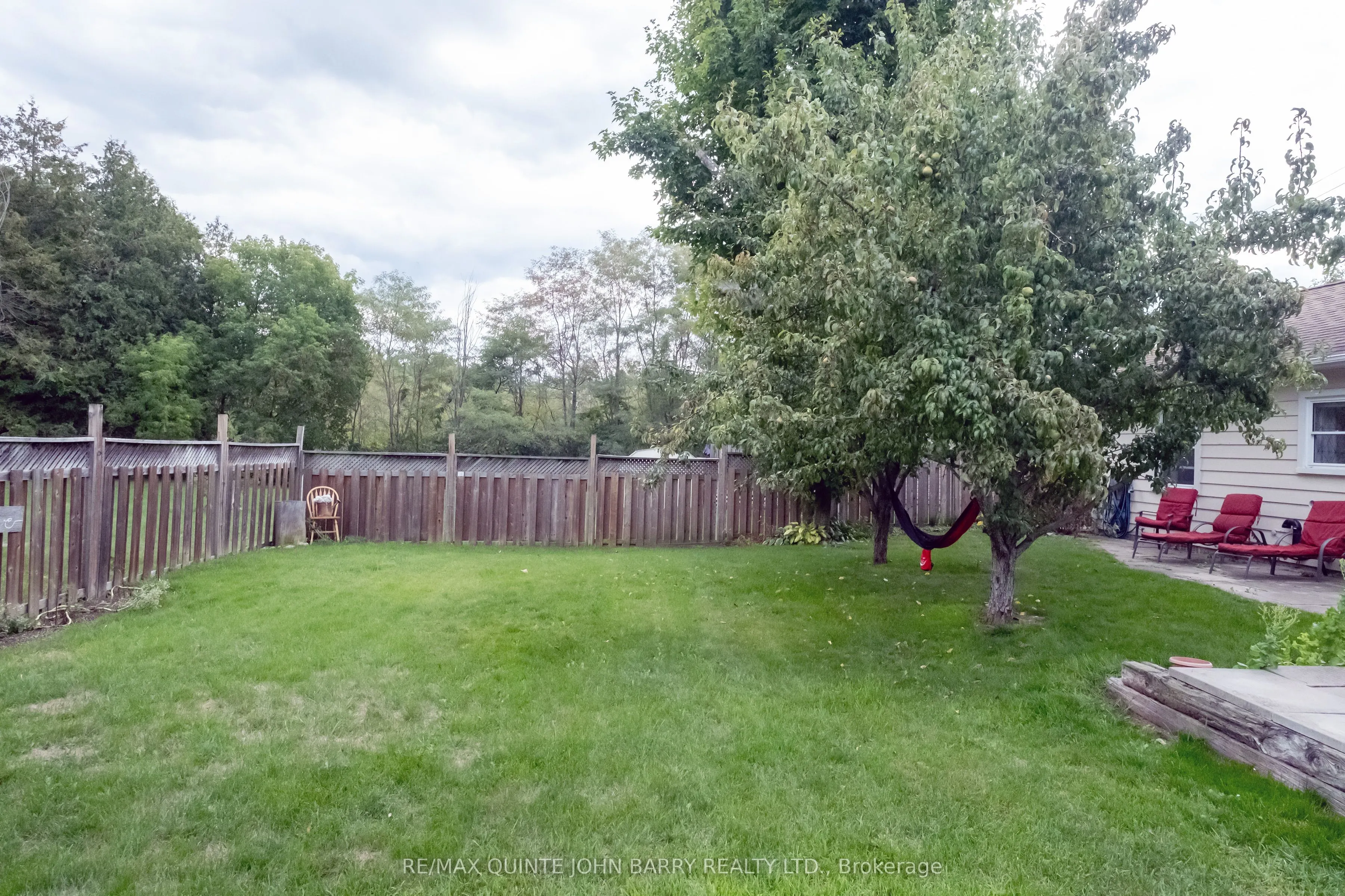 8 North Maloney Street