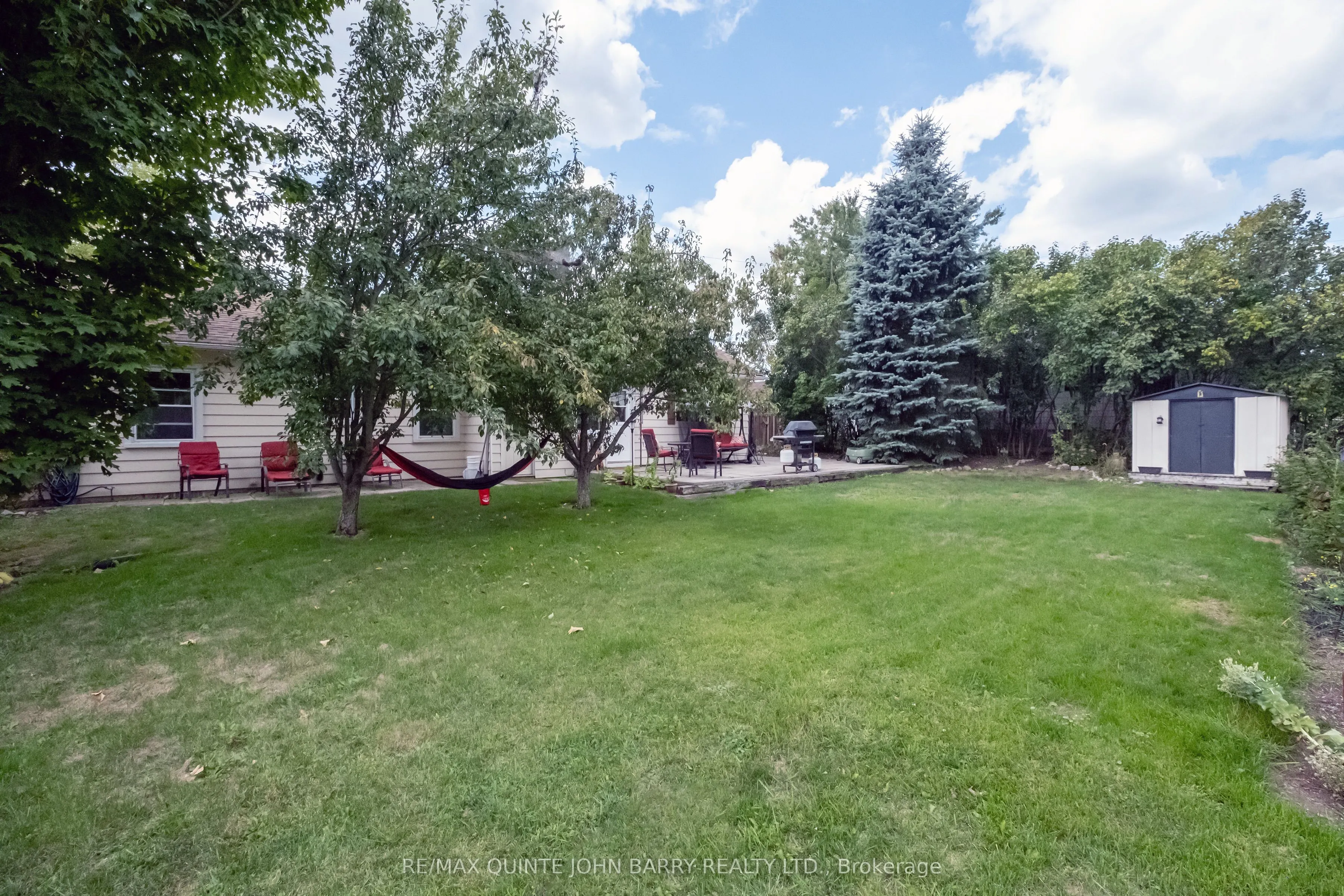 8 North Maloney Street