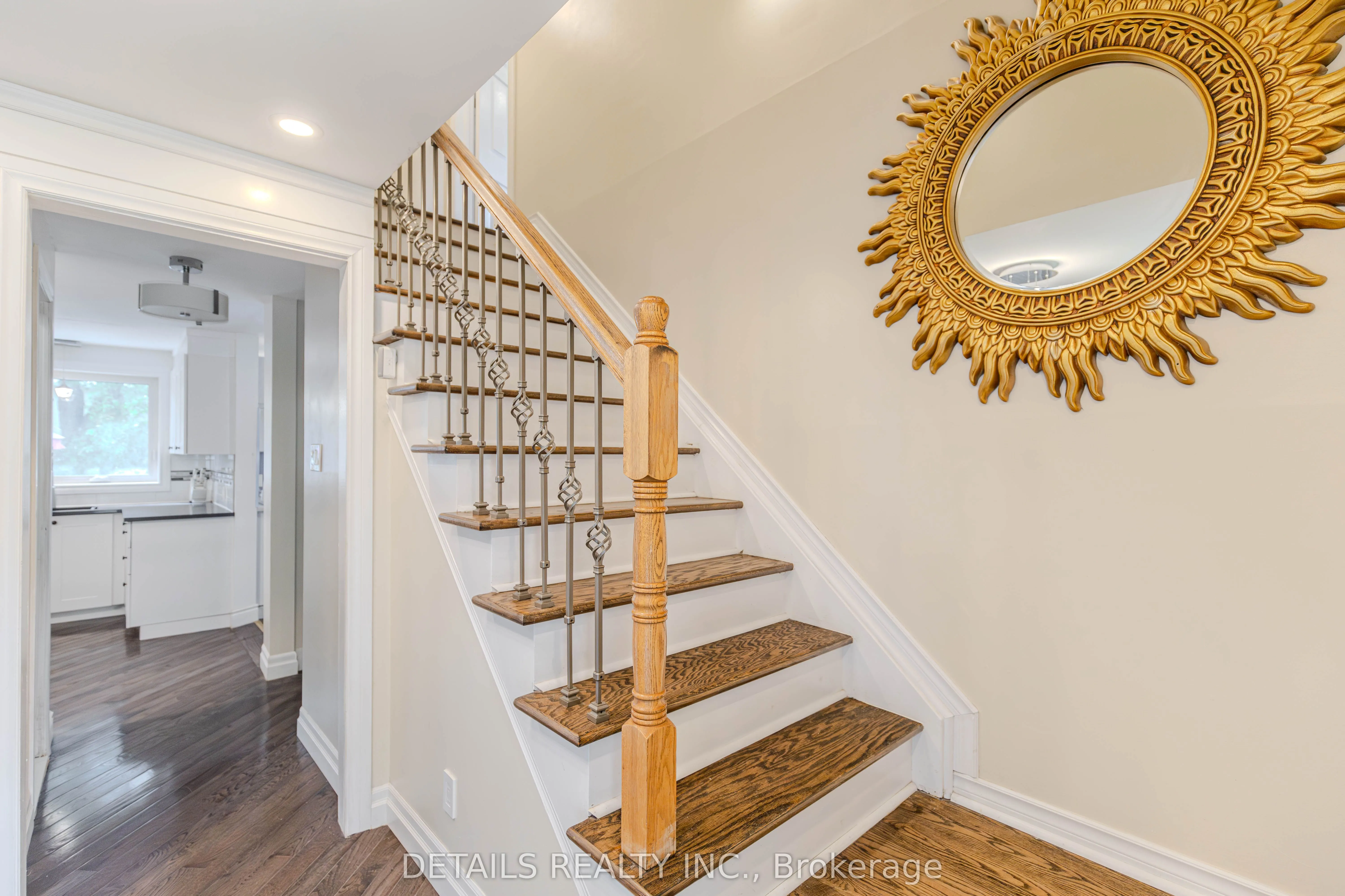 20 Trillium Avenue E