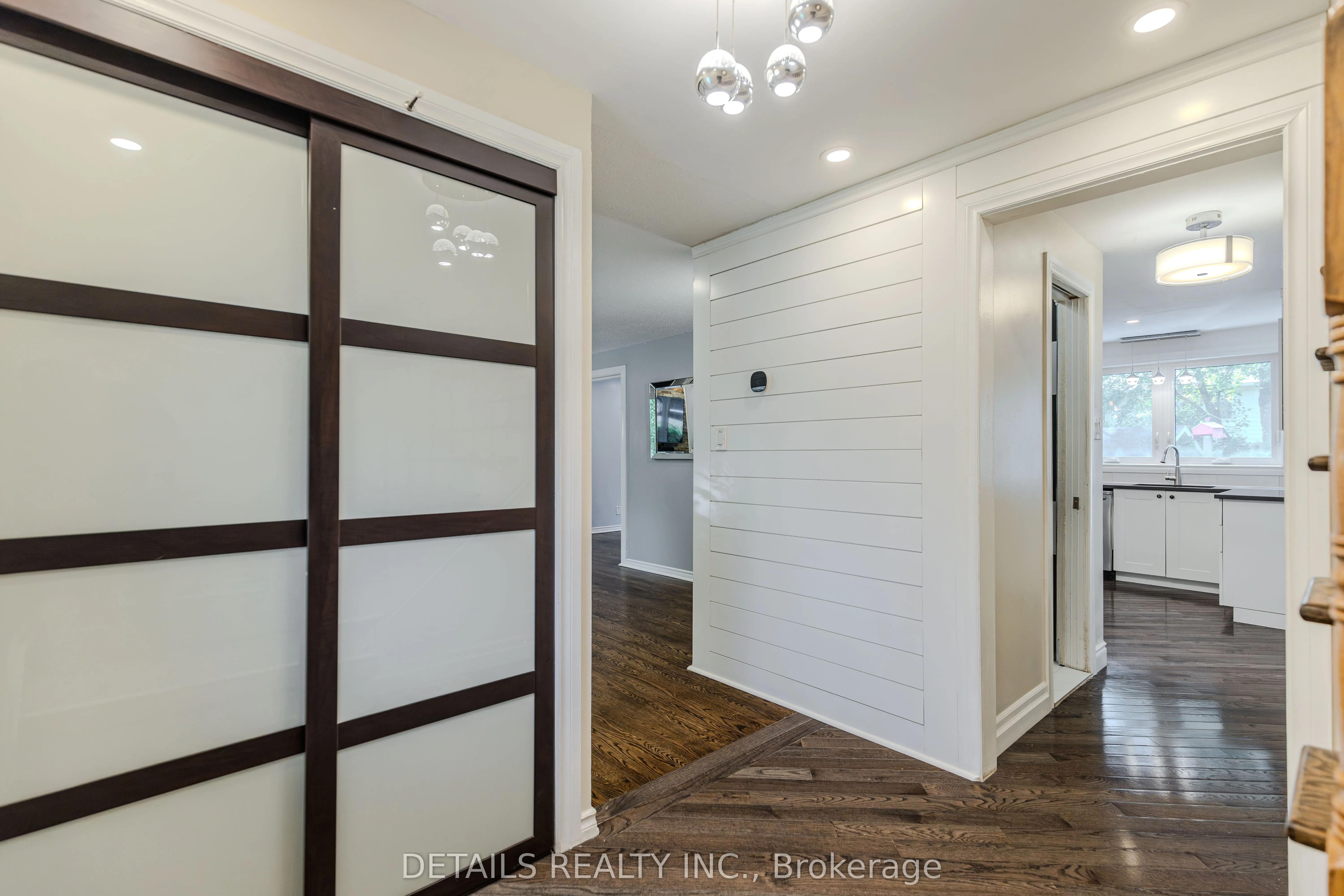 20 Trillium Avenue E