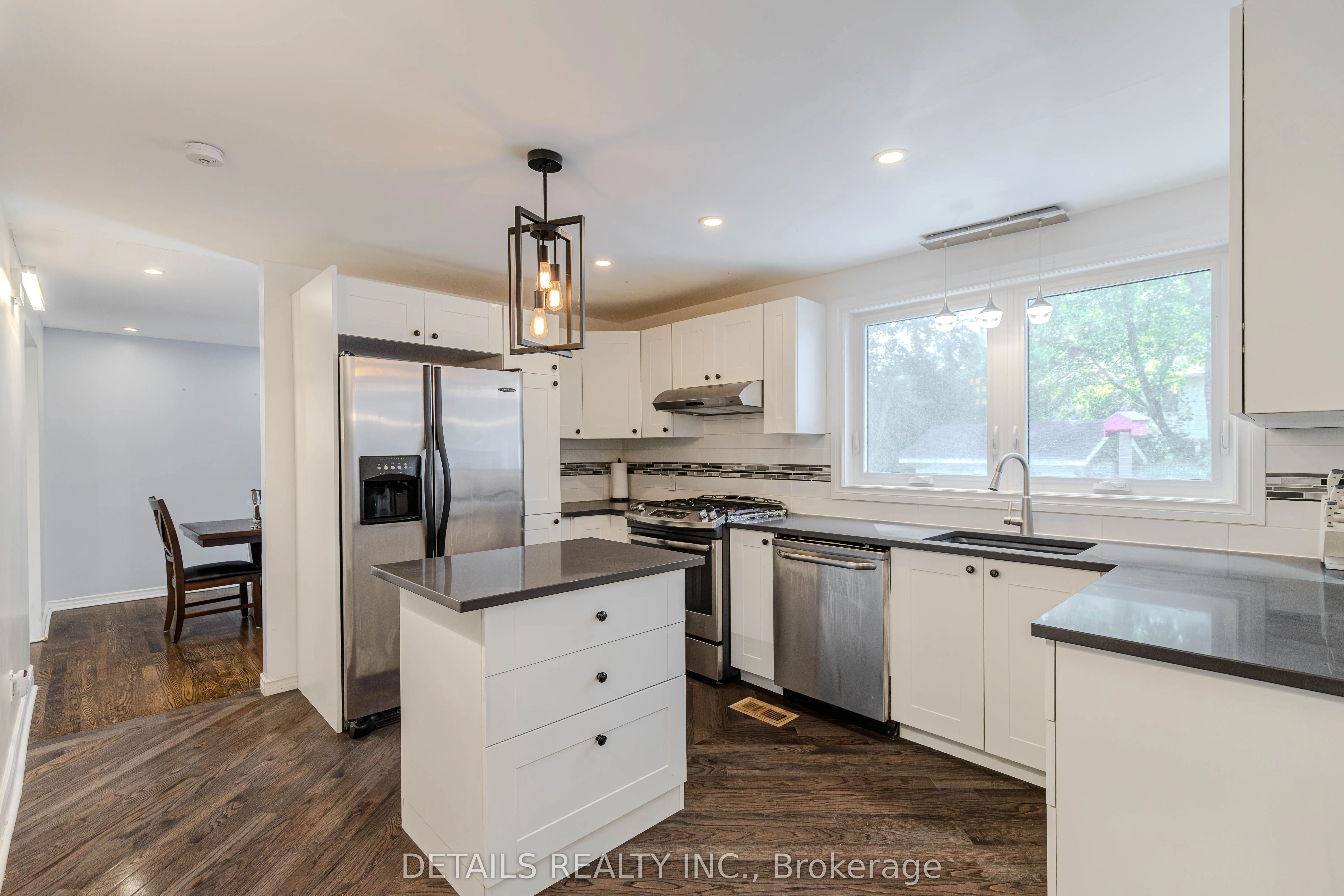 20 Trillium Avenue E